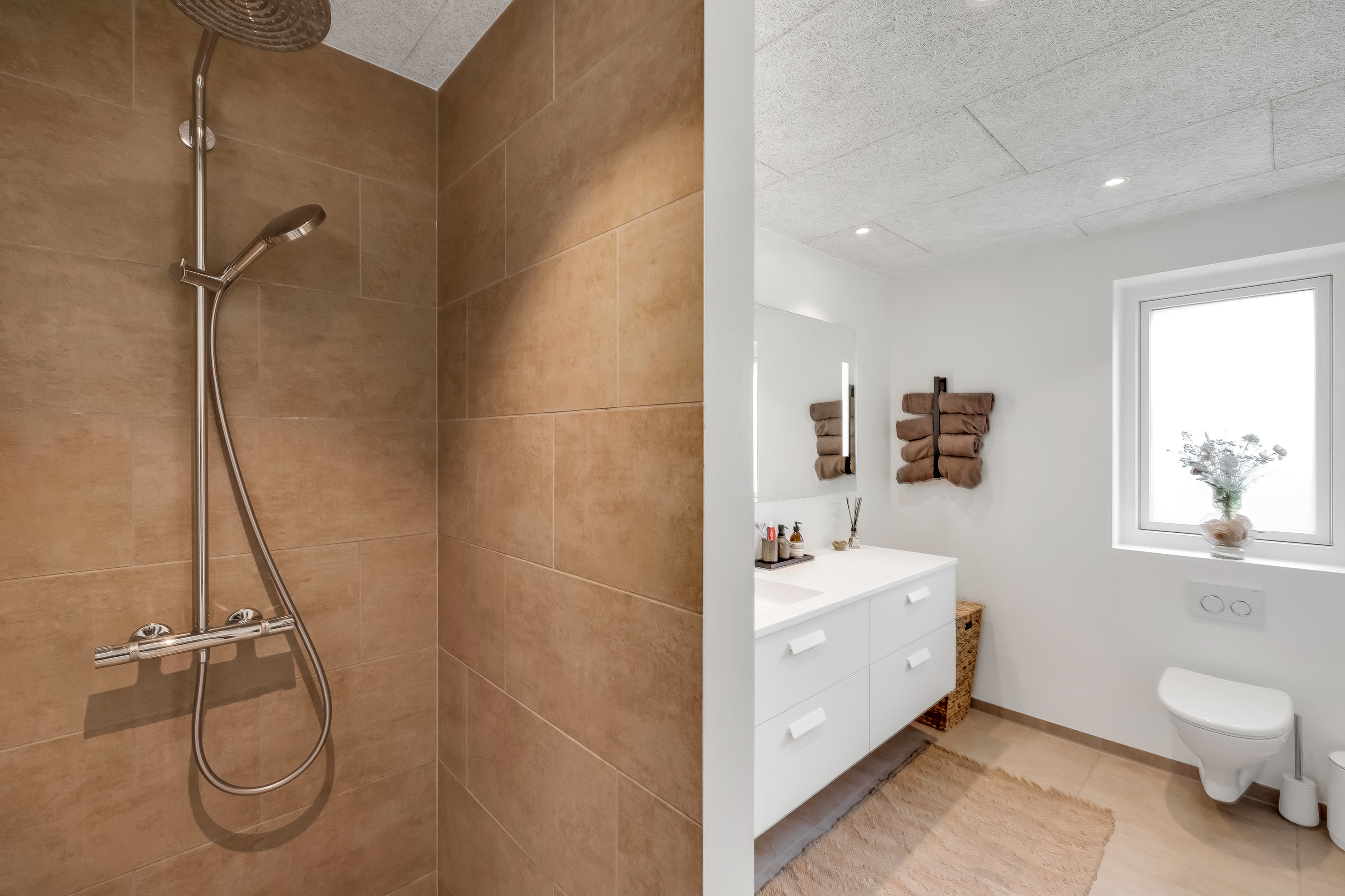 Fremhævet badeværelse billede i fuldskærmstilstand. Billede af Holstebrovej 40A, Rindum, 6950 Ringkøbing