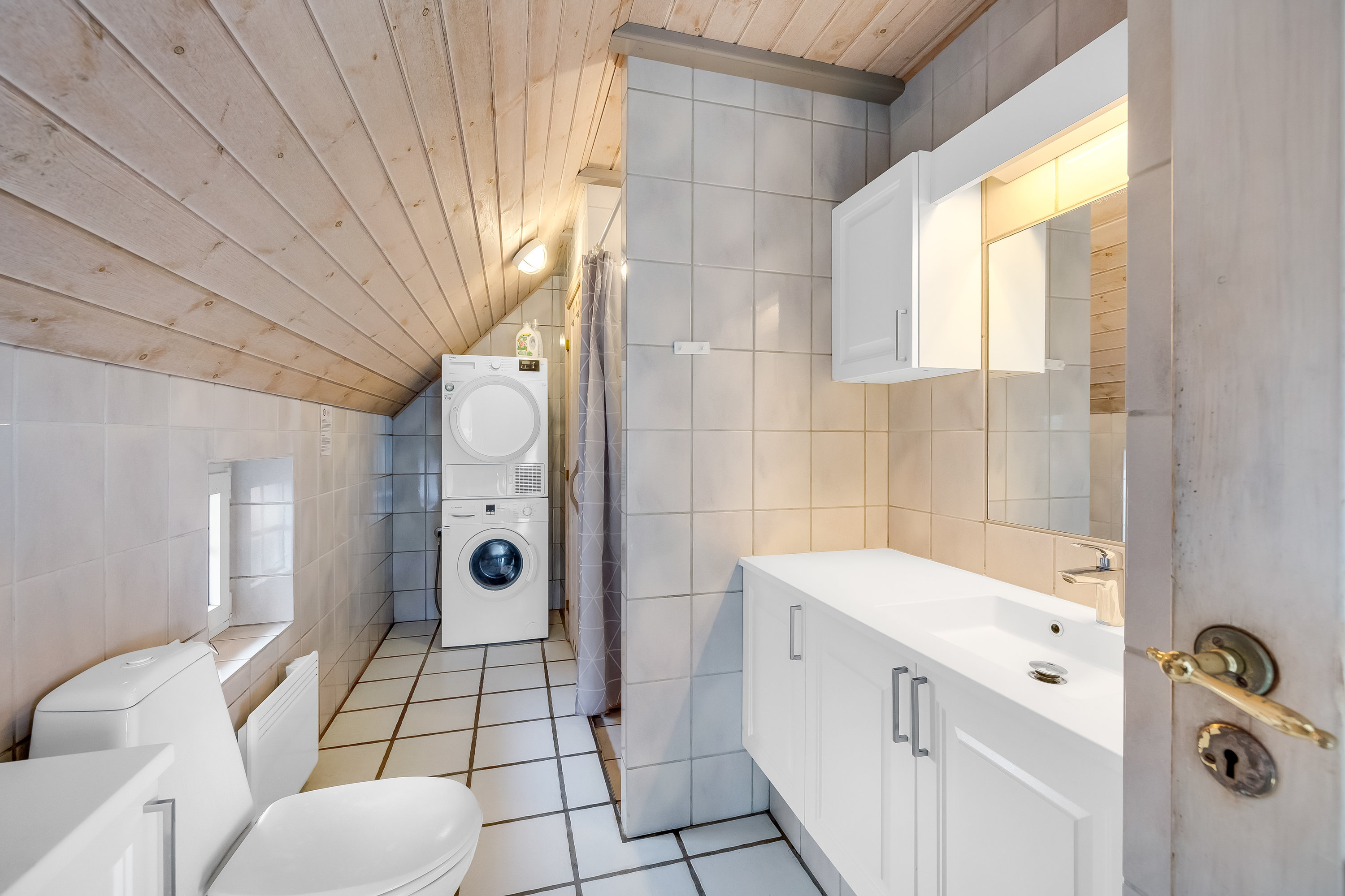 Fremhævet badeværelse billede i fuldskærmstilstand. Billede af Havklitvej 101, Klegod, 6950 Ringkøbing