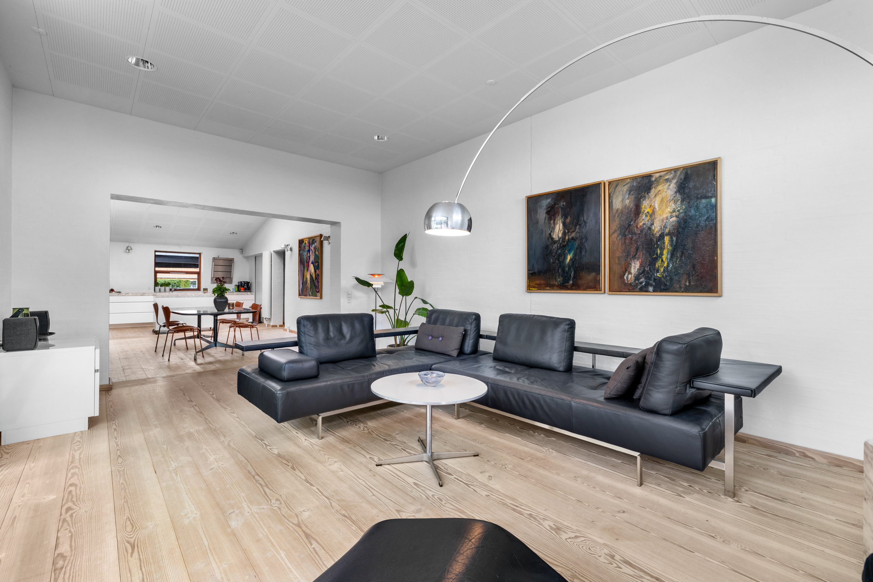 Fremhævet stue billede i fuldskærmstilstand. Billede af Kobbelgårdsvej 72, 7000 Fredericia