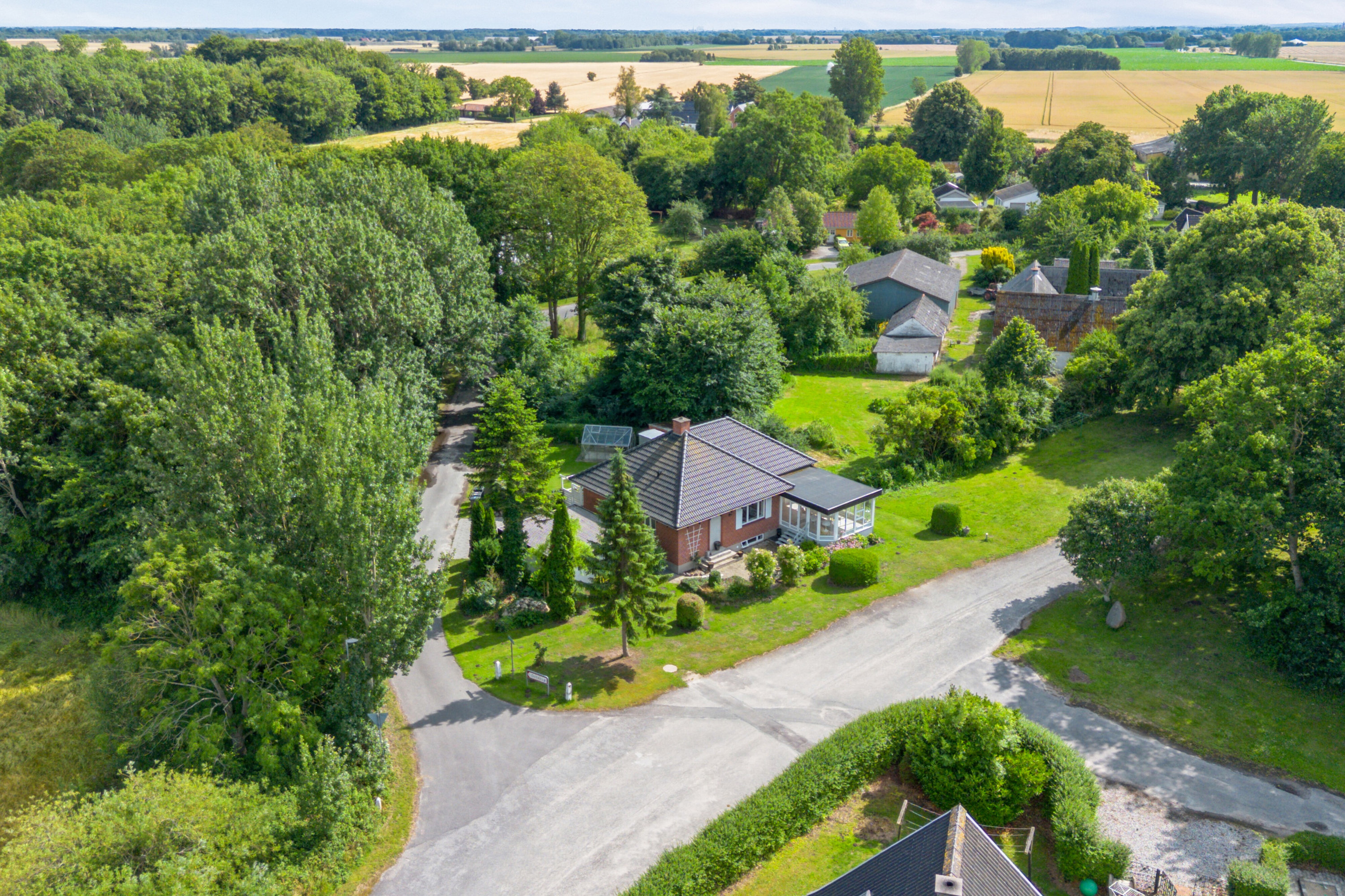 Fremhævet luftfoto billede i fuldskærmstilstand. Billede af Egense Bygade 12, Egense, 5450 Otterup