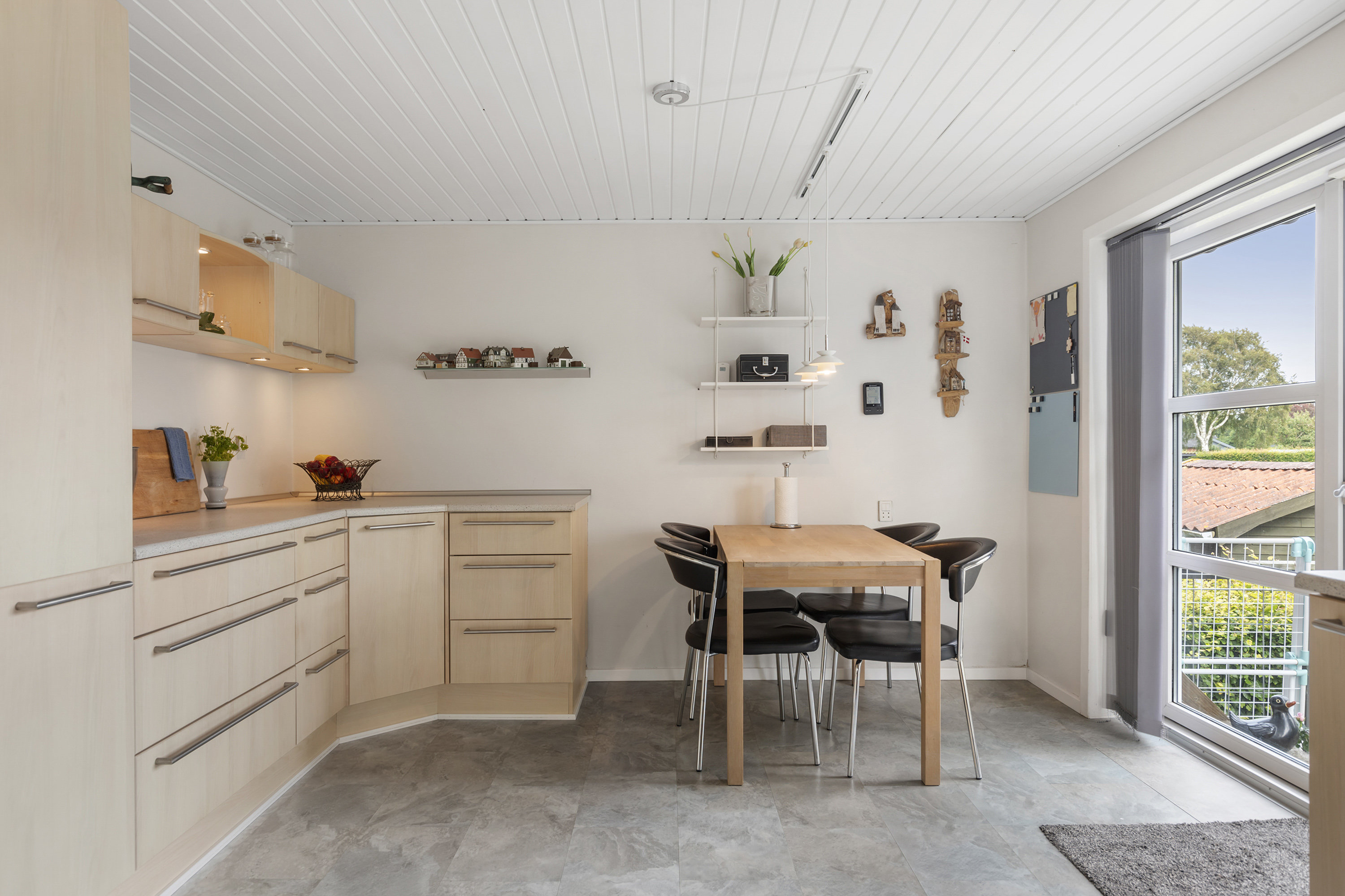 Fremhævet køkken billede i fuldskærmstilstand. Billede af Vrejlevvej 36, 9760 Vrå