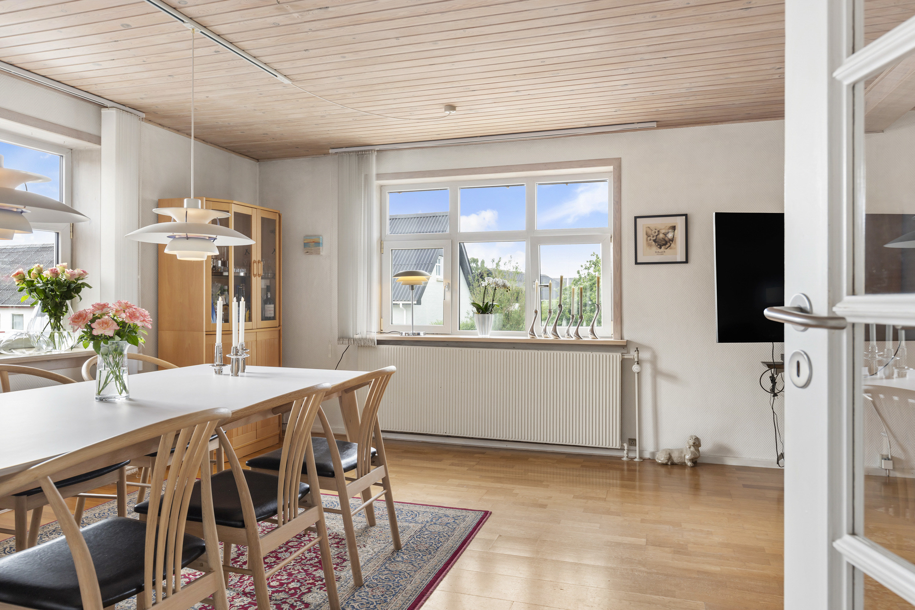 Fremhævet stue billede i fuldskærmstilstand. Billede af Vrejlevvej 36, 9760 Vrå