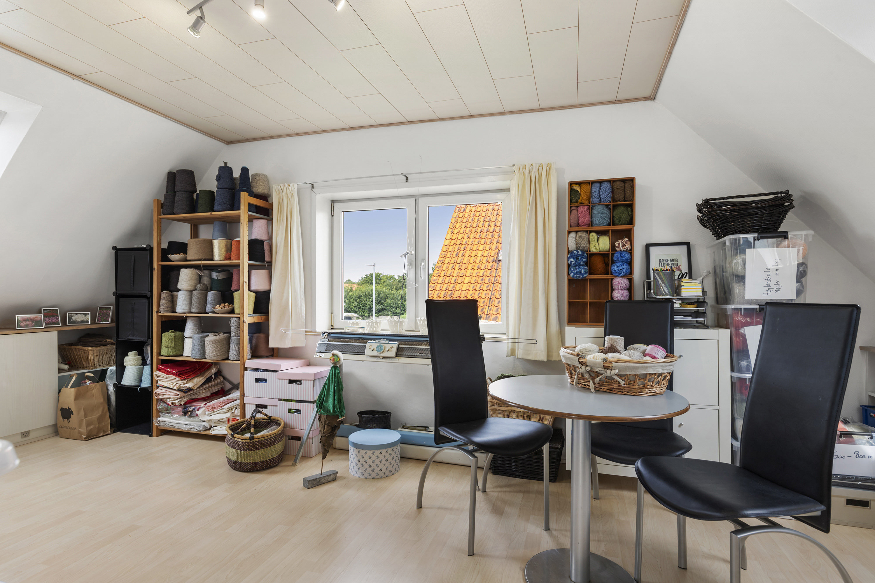 Fremhævet værelse billede i fuldskærmstilstand. Billede af Vrejlevvej 36, 9760 Vrå