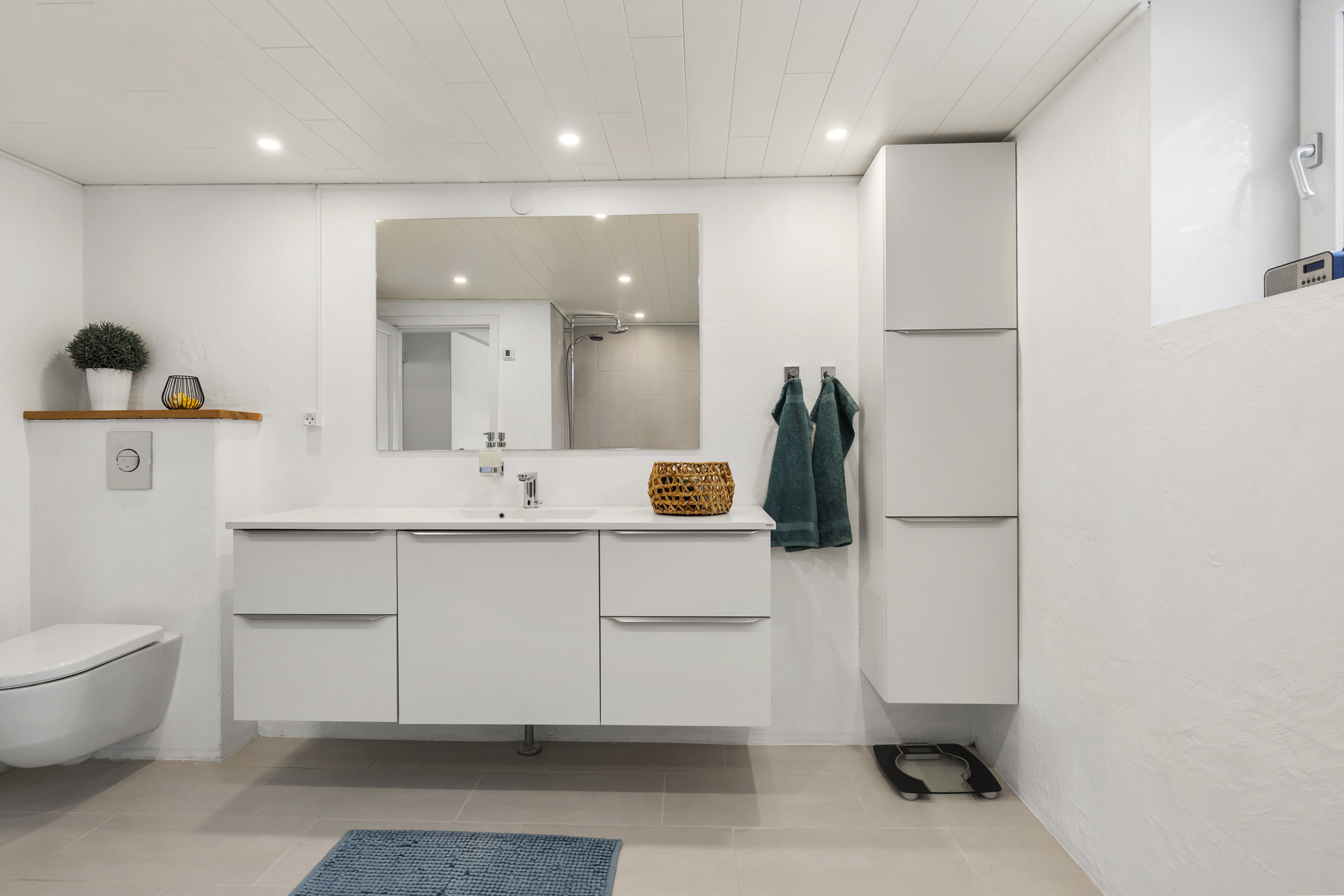 Fremhævet badeværelse billede i fuldskærmstilstand. Billede af Vrejlevvej 36, 9760 Vrå