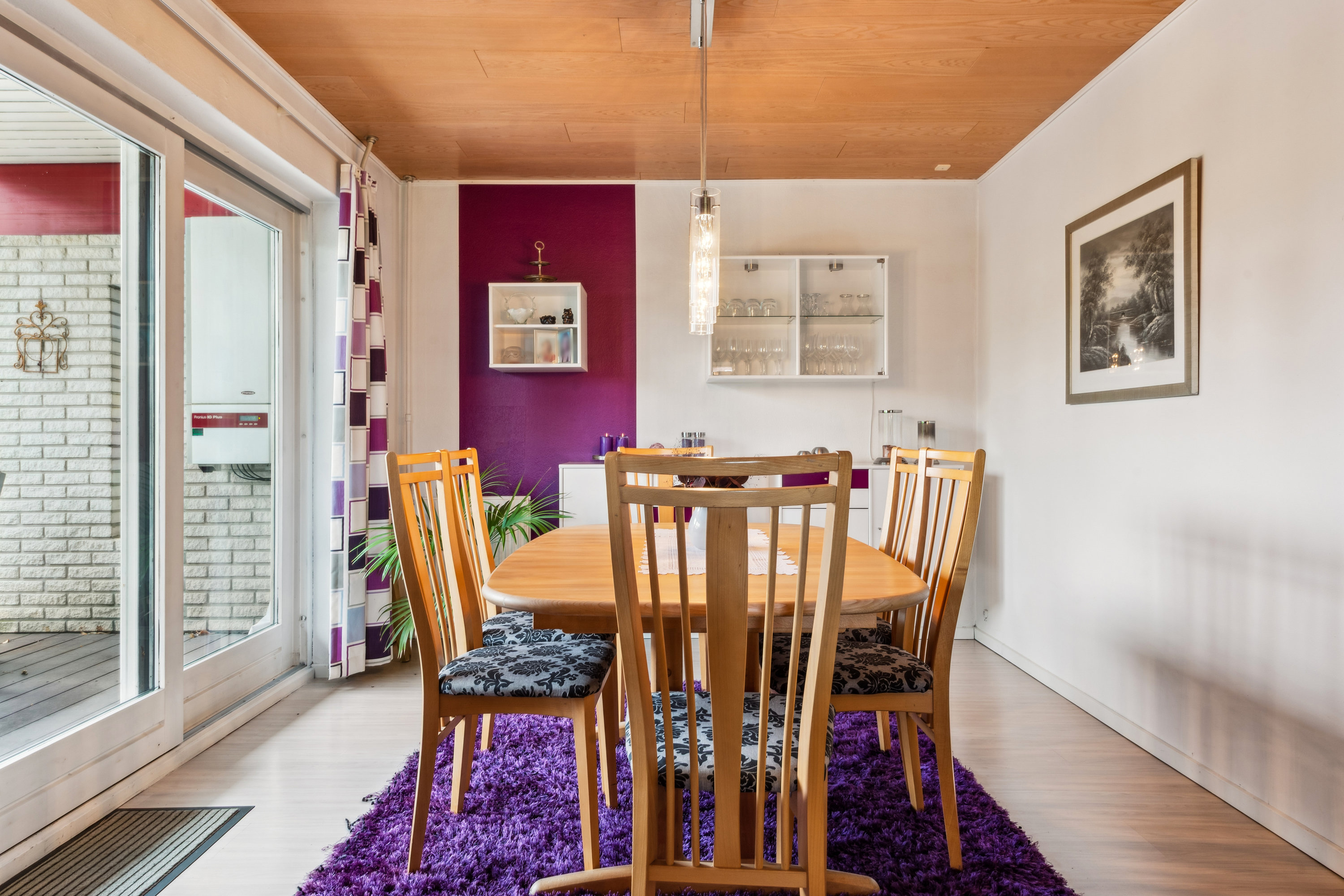 Fremhævet stue billede i fuldskærmstilstand. Billede af Dyssevej 10, 2670 Greve