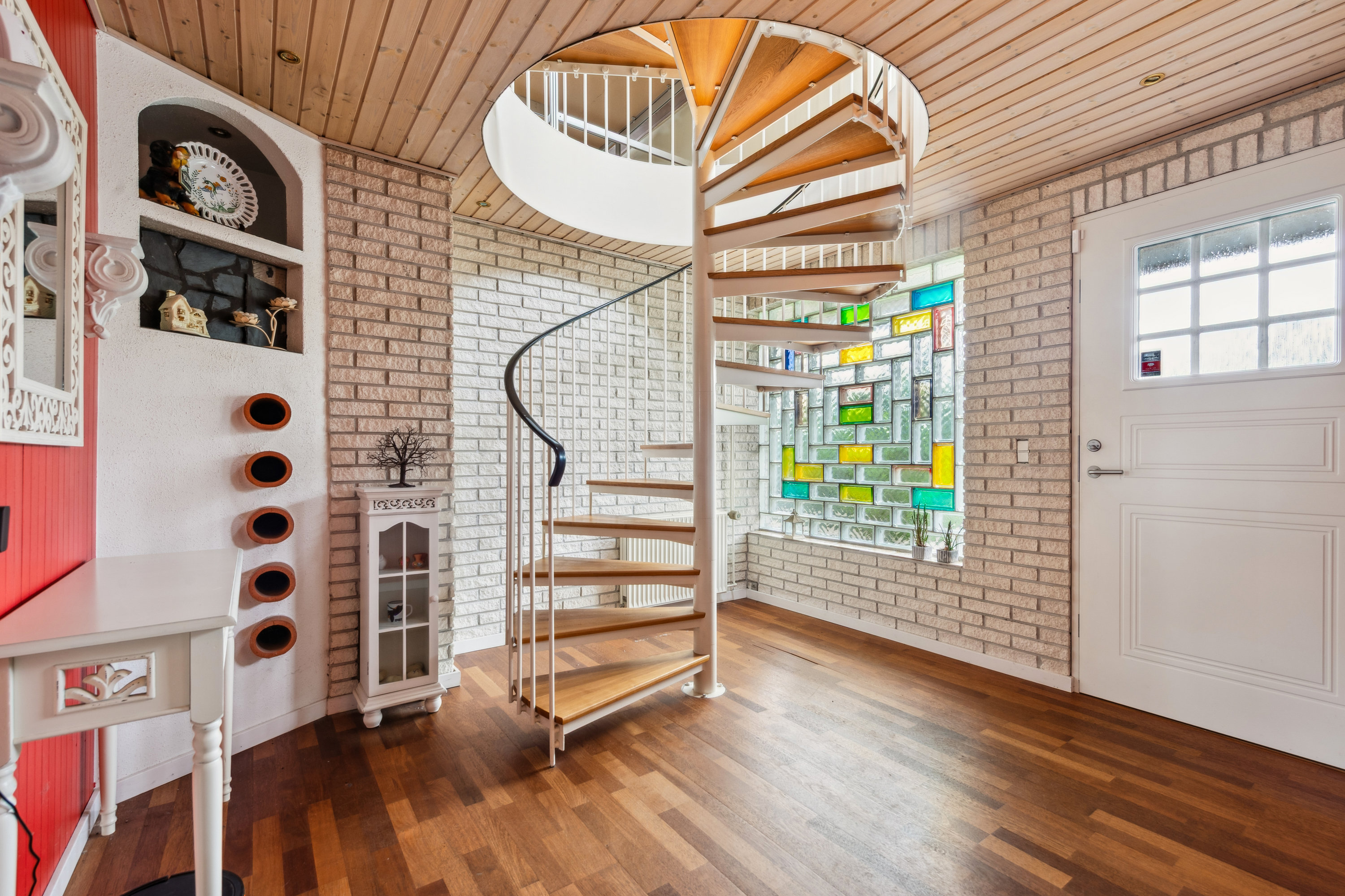 Fremhævet stue billede i fuldskærmstilstand. Billede af Dyssevej 10, 2670 Greve