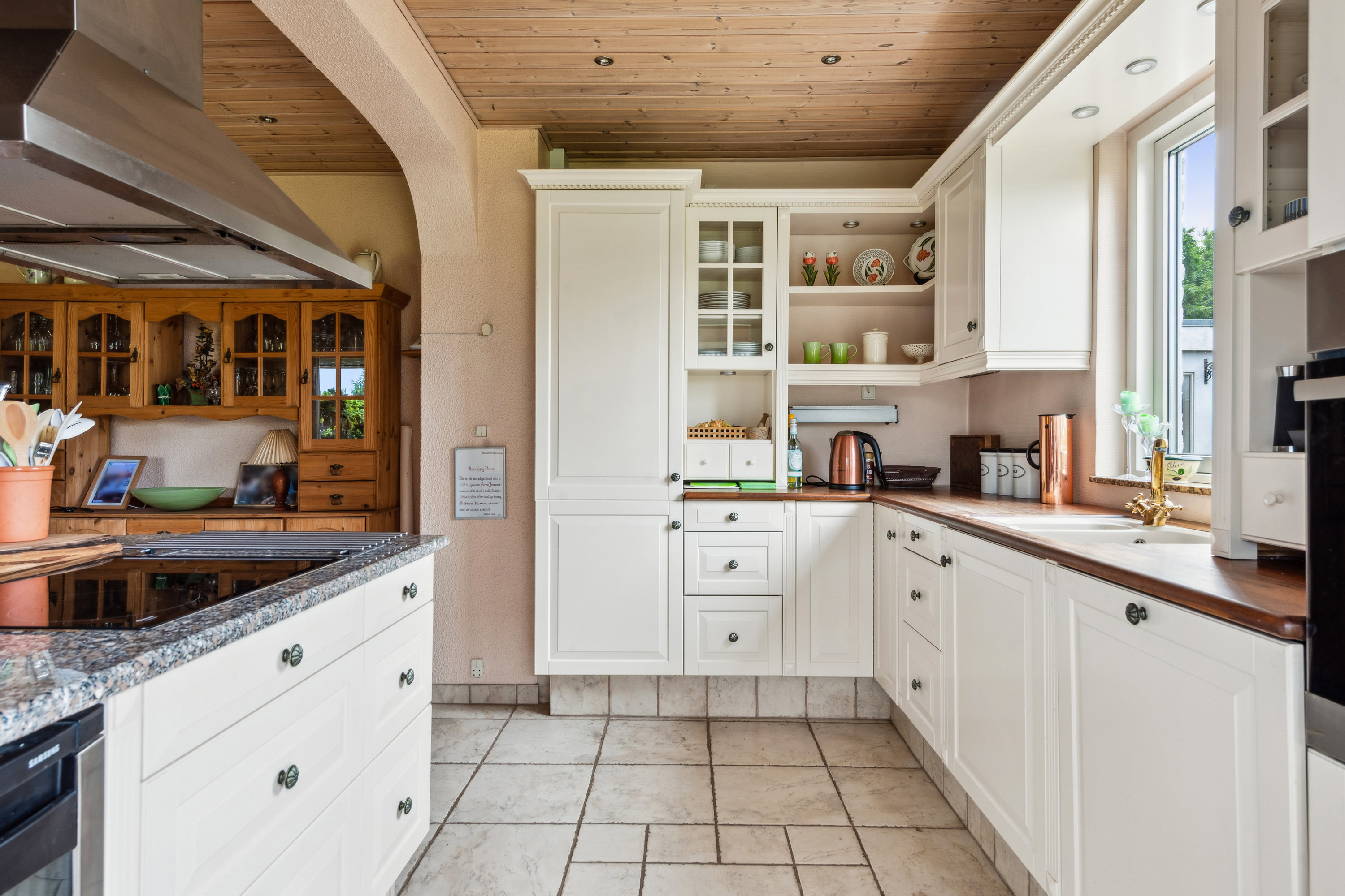 Fremhævet køkken billede i fuldskærmstilstand. Billede af Dyssevej 10, 2670 Greve