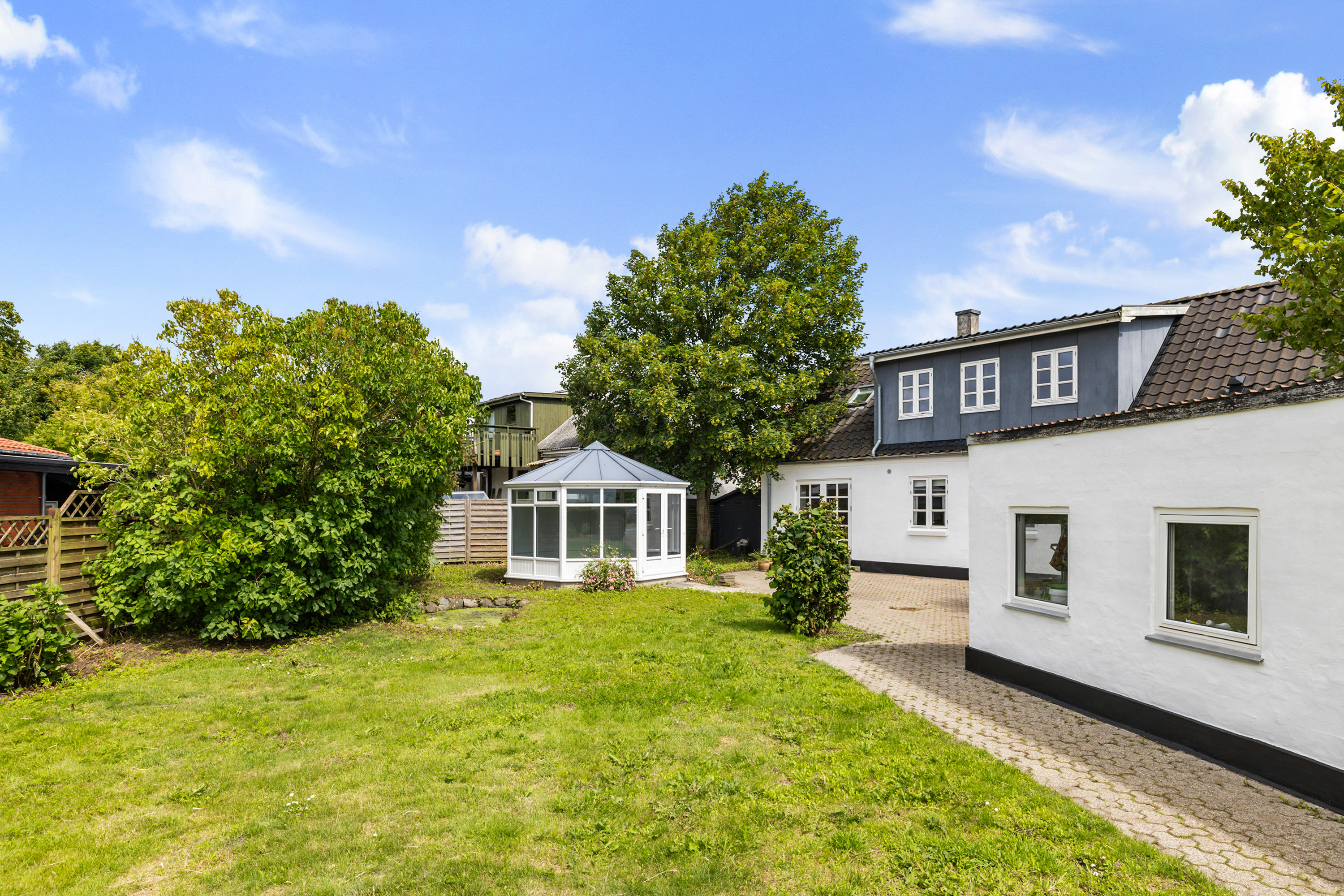 Fremhævet have billede i fuldskærmstilstand. Billede af Højskolevej 2A, 9760 Vrå