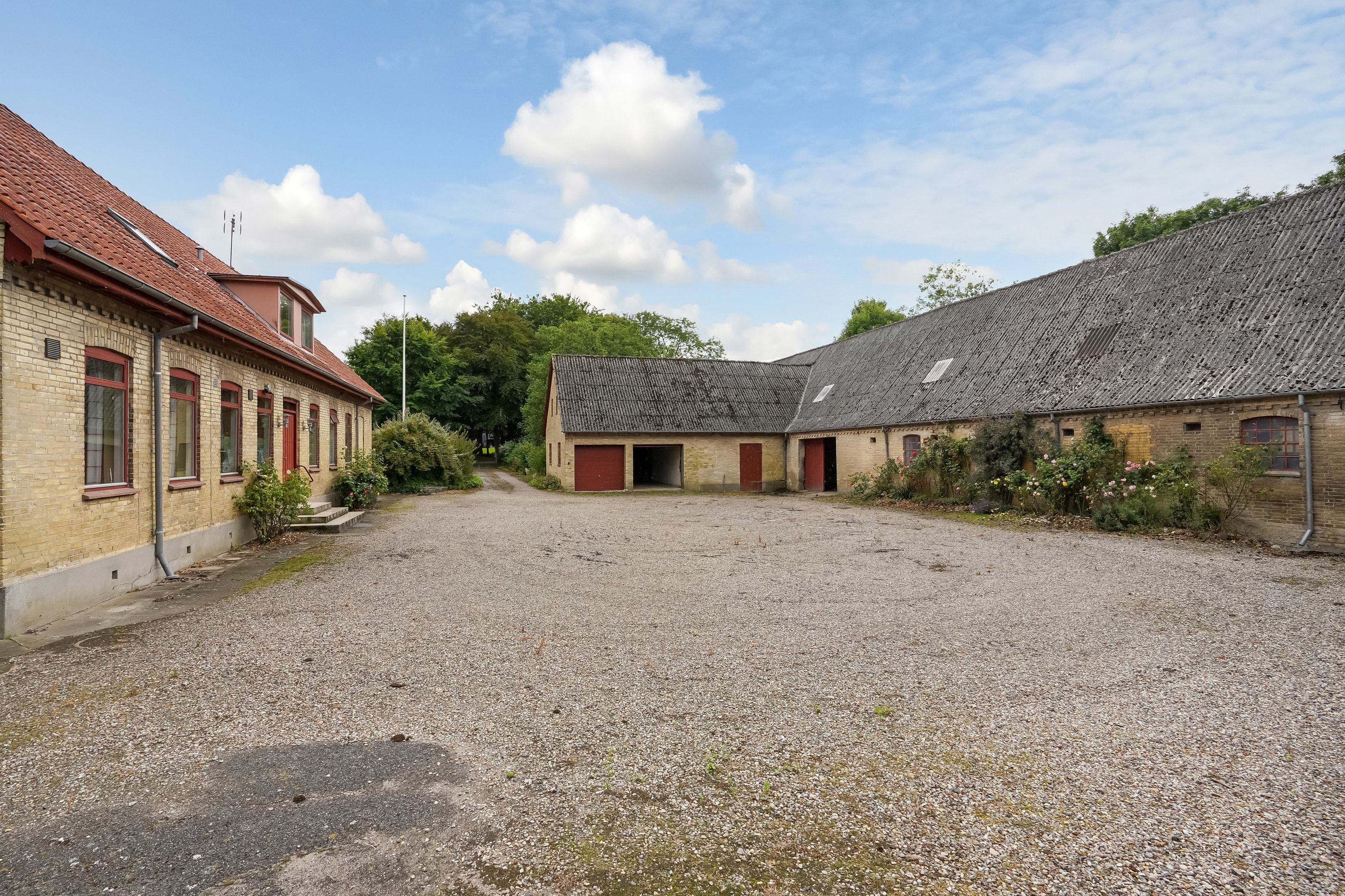 Miniaturebillede 2: ejendommen. Billede af Ronæsskovvej 2, Rolund, 5580 Nørre Aaby