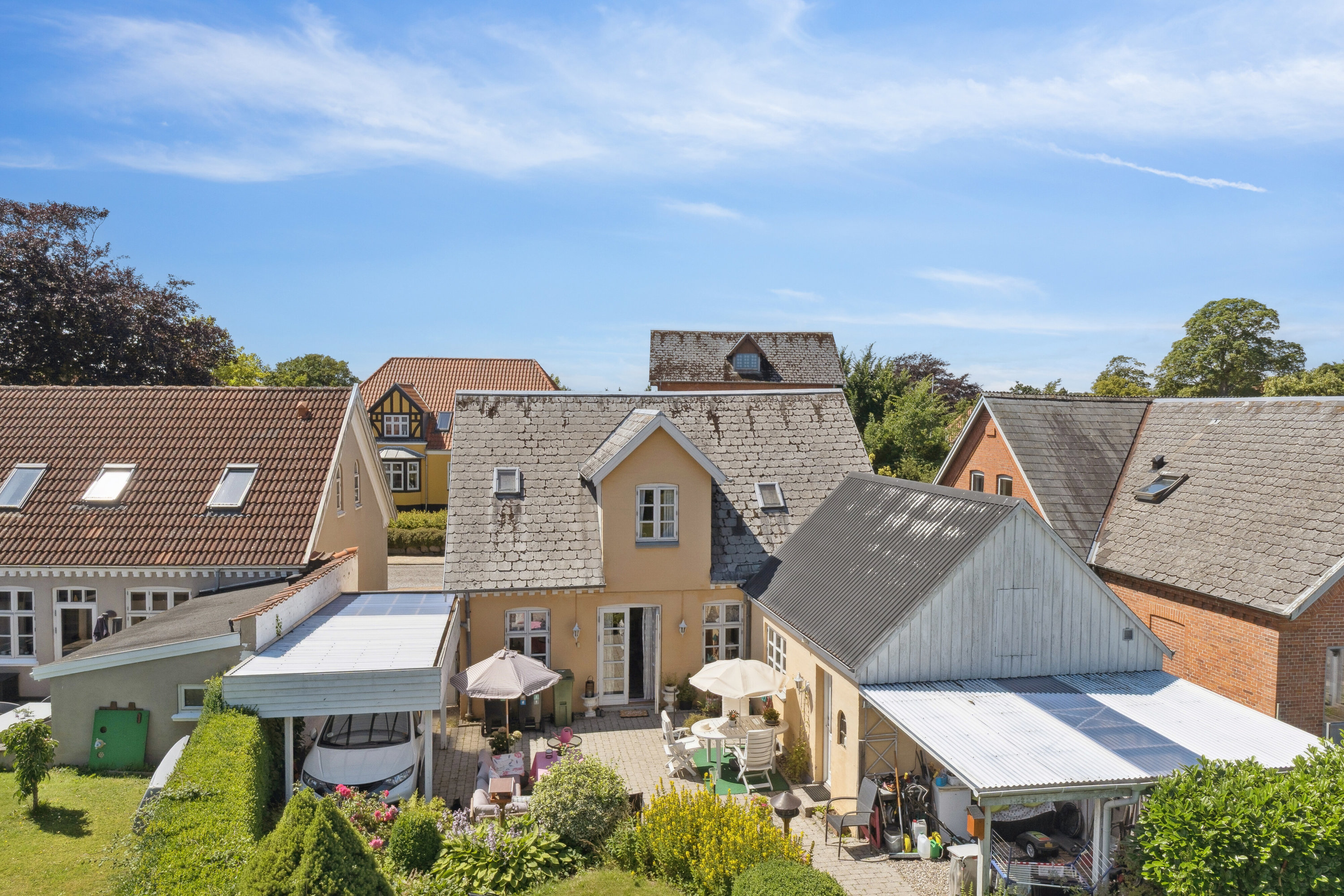 Miniaturebillede 1: set fra haven. Billede af Algade 61, 5750 Ringe