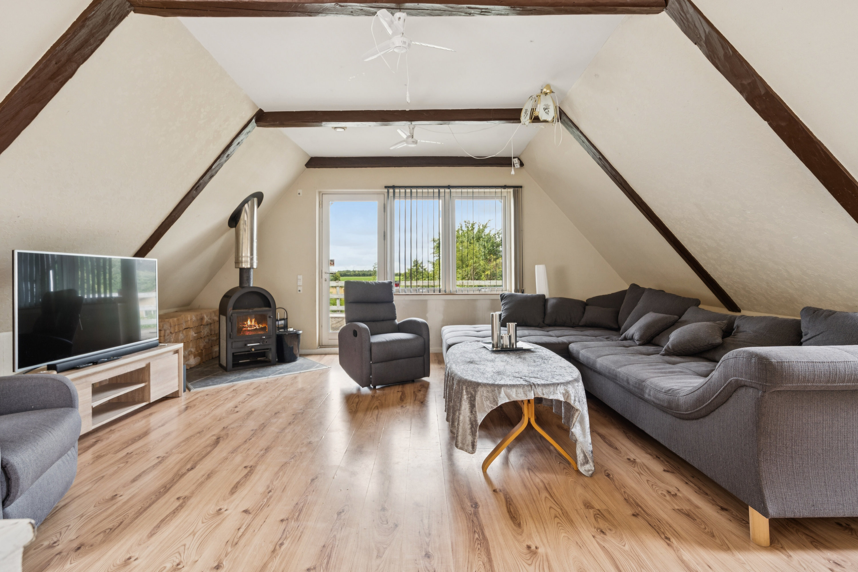 Fremhævet stue billede i fuldskærmstilstand. Billede af Kragelundvej 9, 6330 Padborg