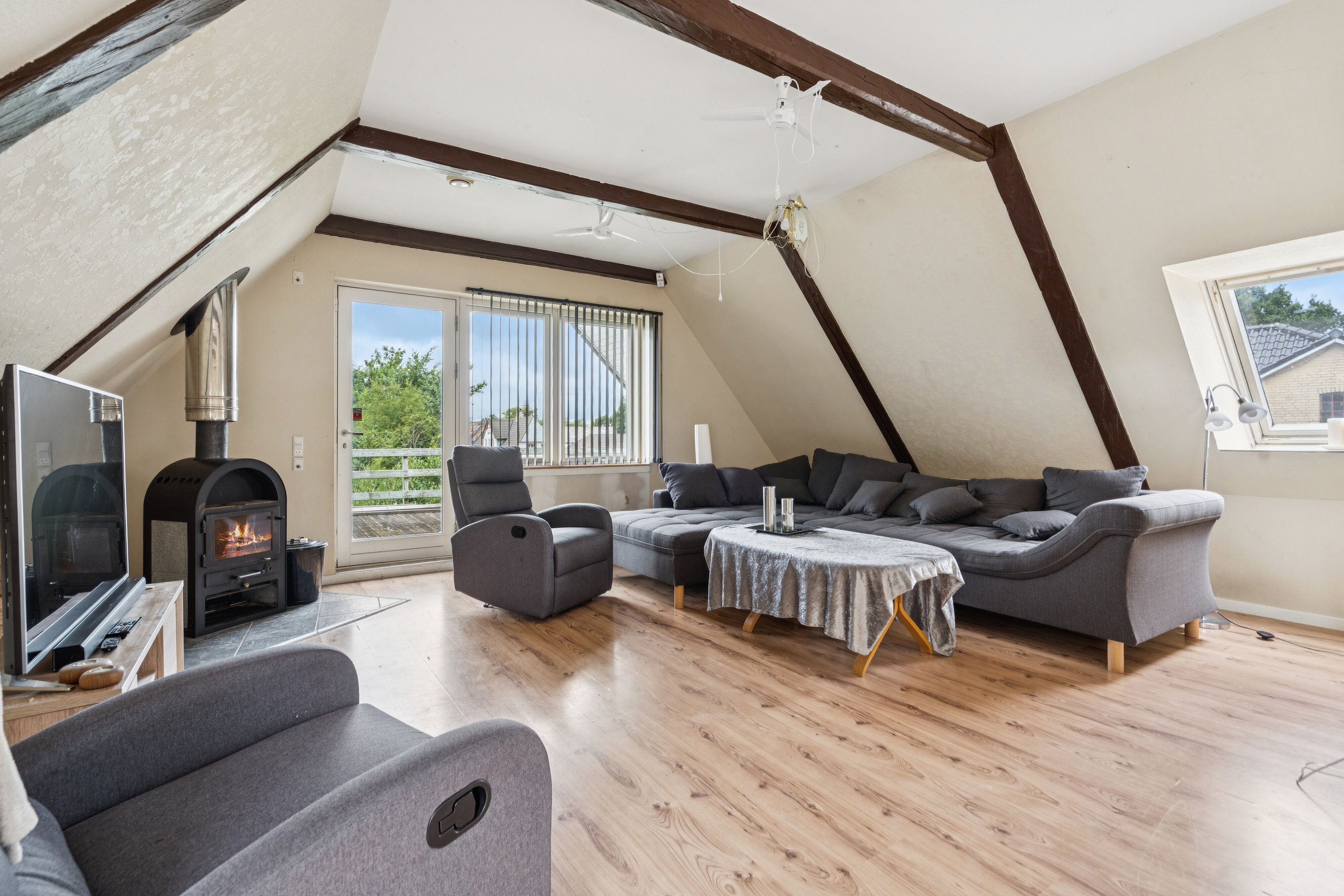 Fremhævet stue billede i fuldskærmstilstand. Billede af Kragelundvej 9, 6330 Padborg