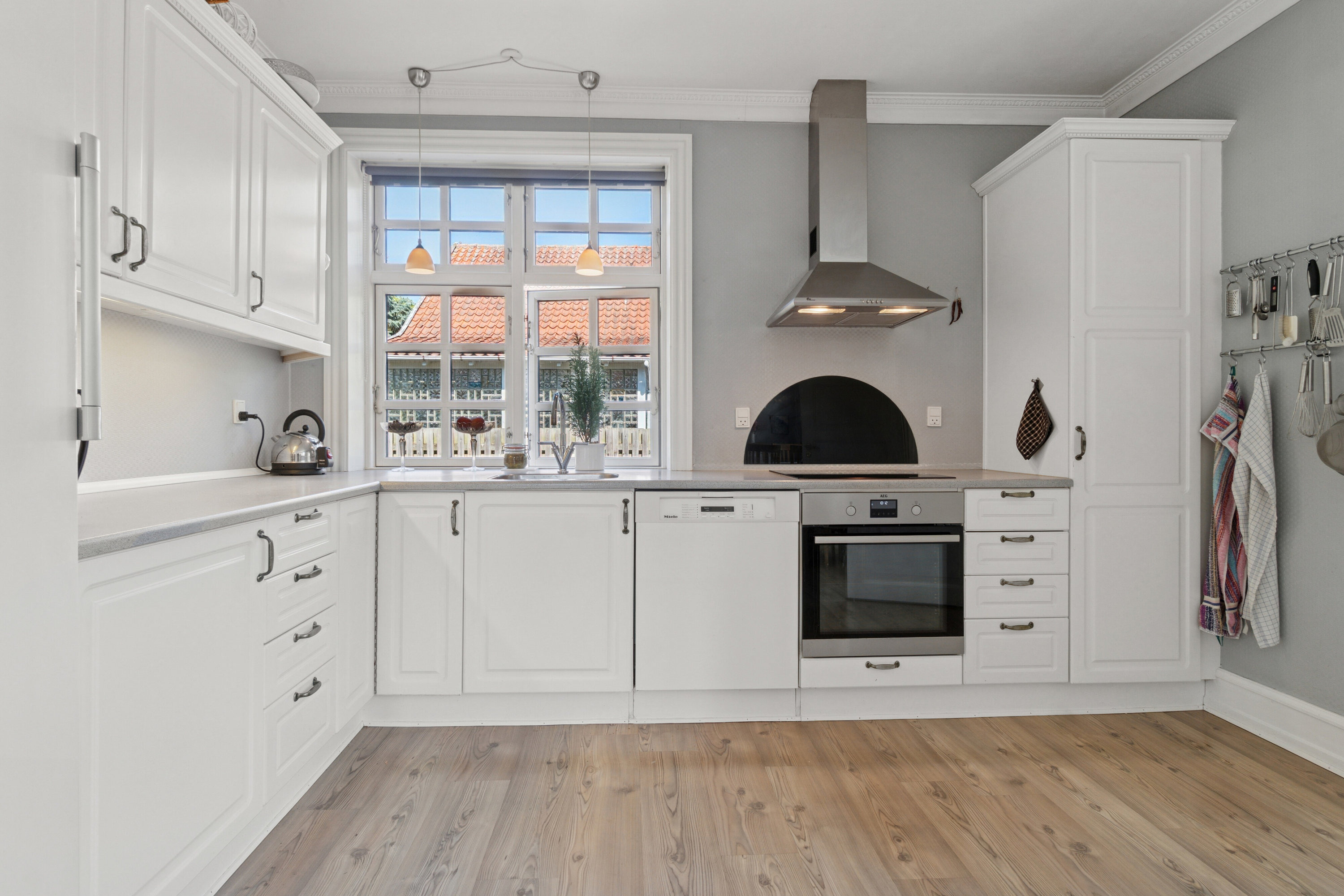 Fremhævet køkken billede i fuldskærmstilstand. Billede af Strandvejen 53, Rønne, 3700 Rønne