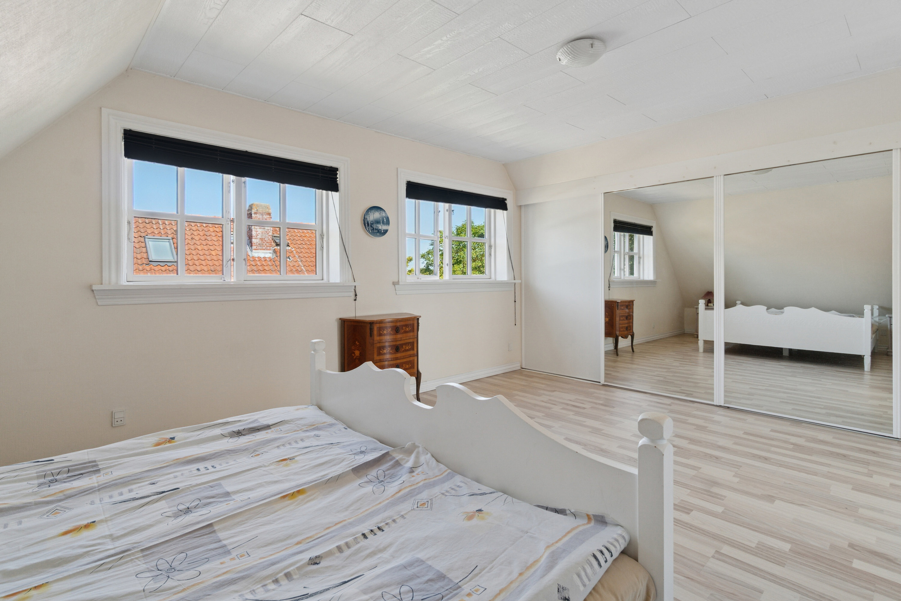 Fremhævet soveværelse billede i fuldskærmstilstand. Billede af Strandvejen 53, Rønne, 3700 Rønne