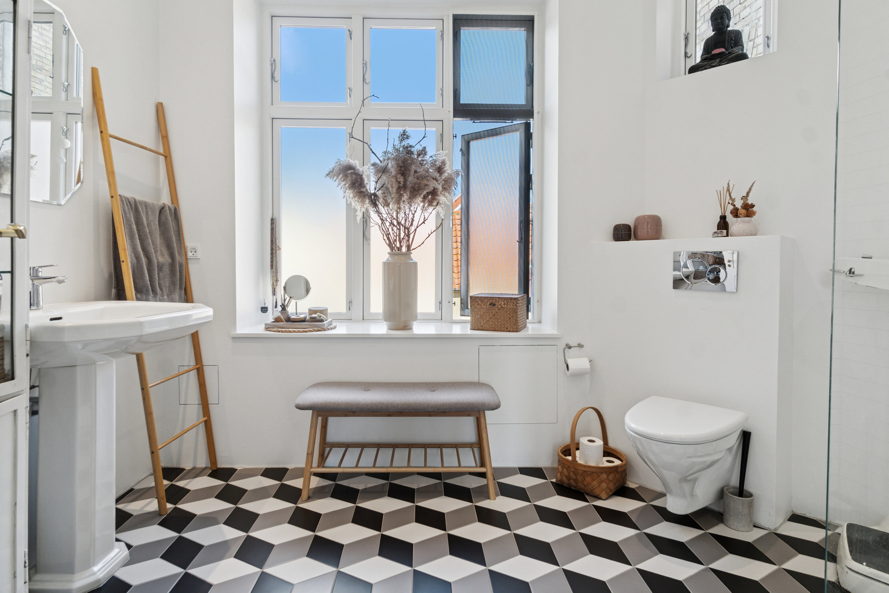 Fremhævet badeværelse billede i fuldskærmstilstand. Billede af Møllestræde 1A, 1., 4400 Kalundborg