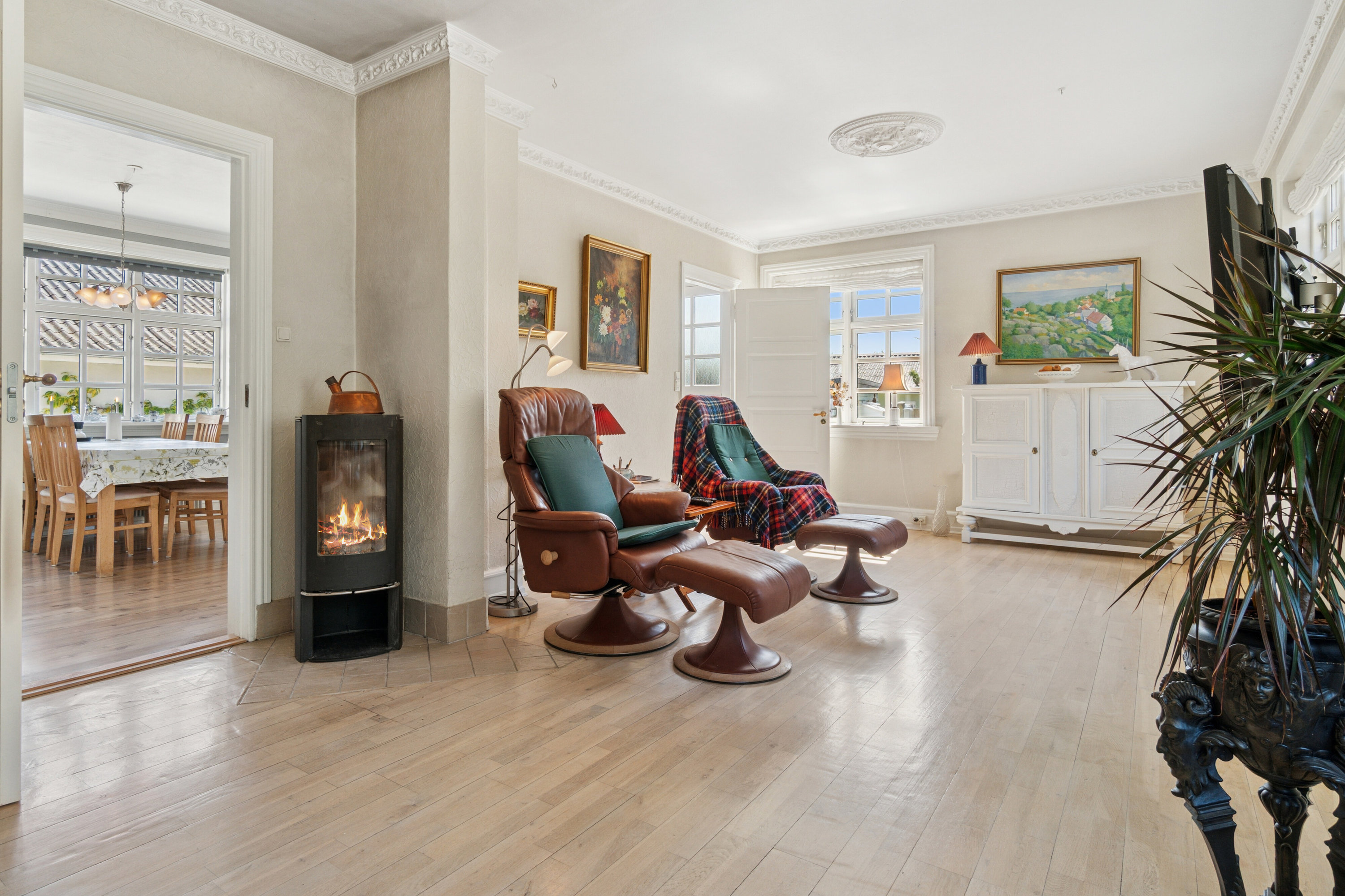 Fremhævet stue billede i fuldskærmstilstand. Billede af Strandvejen 53, Rønne, 3700 Rønne