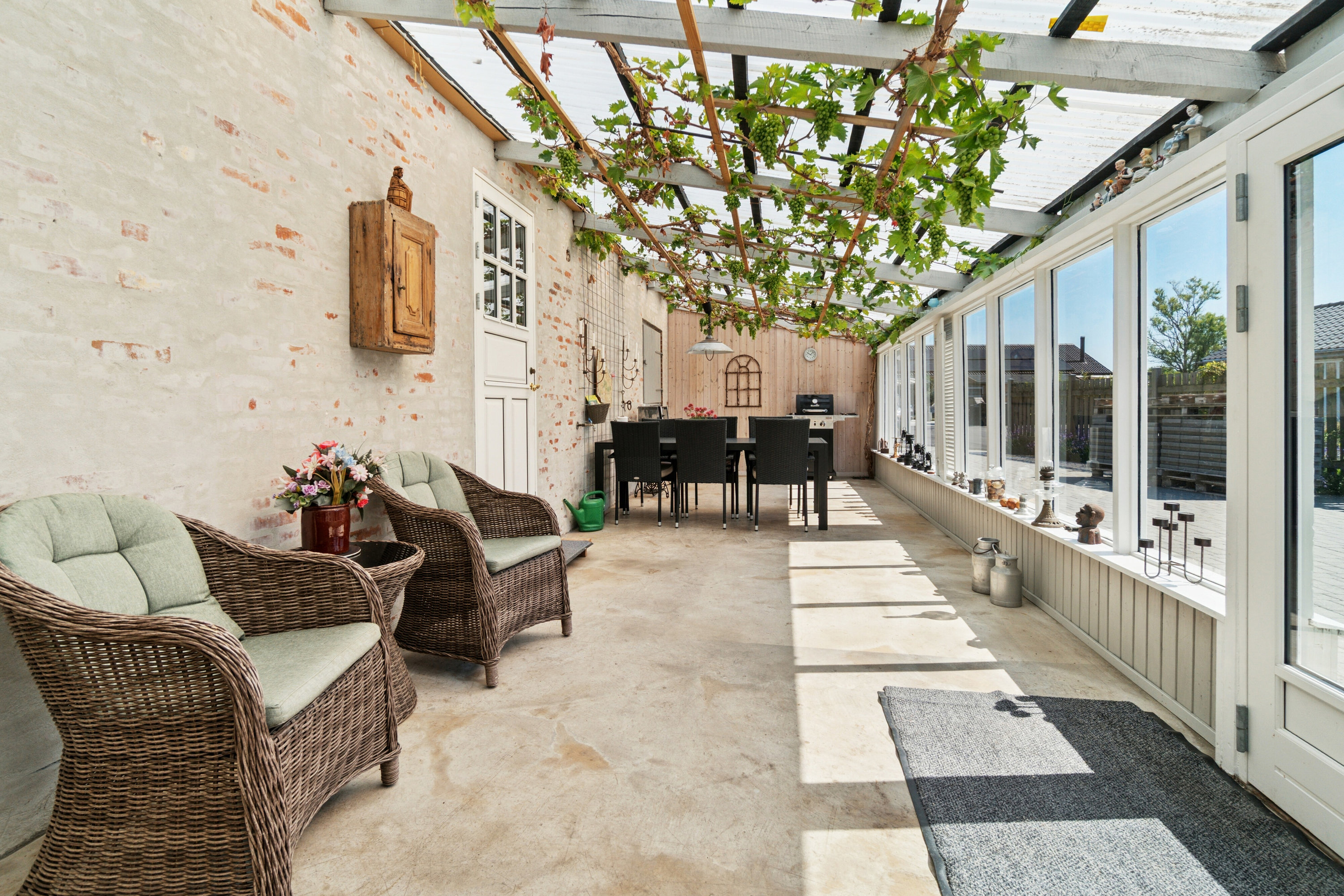 Fremhævet udestue billede i fuldskærmstilstand. Billede af Strandvejen 53, Rønne, 3700 Rønne