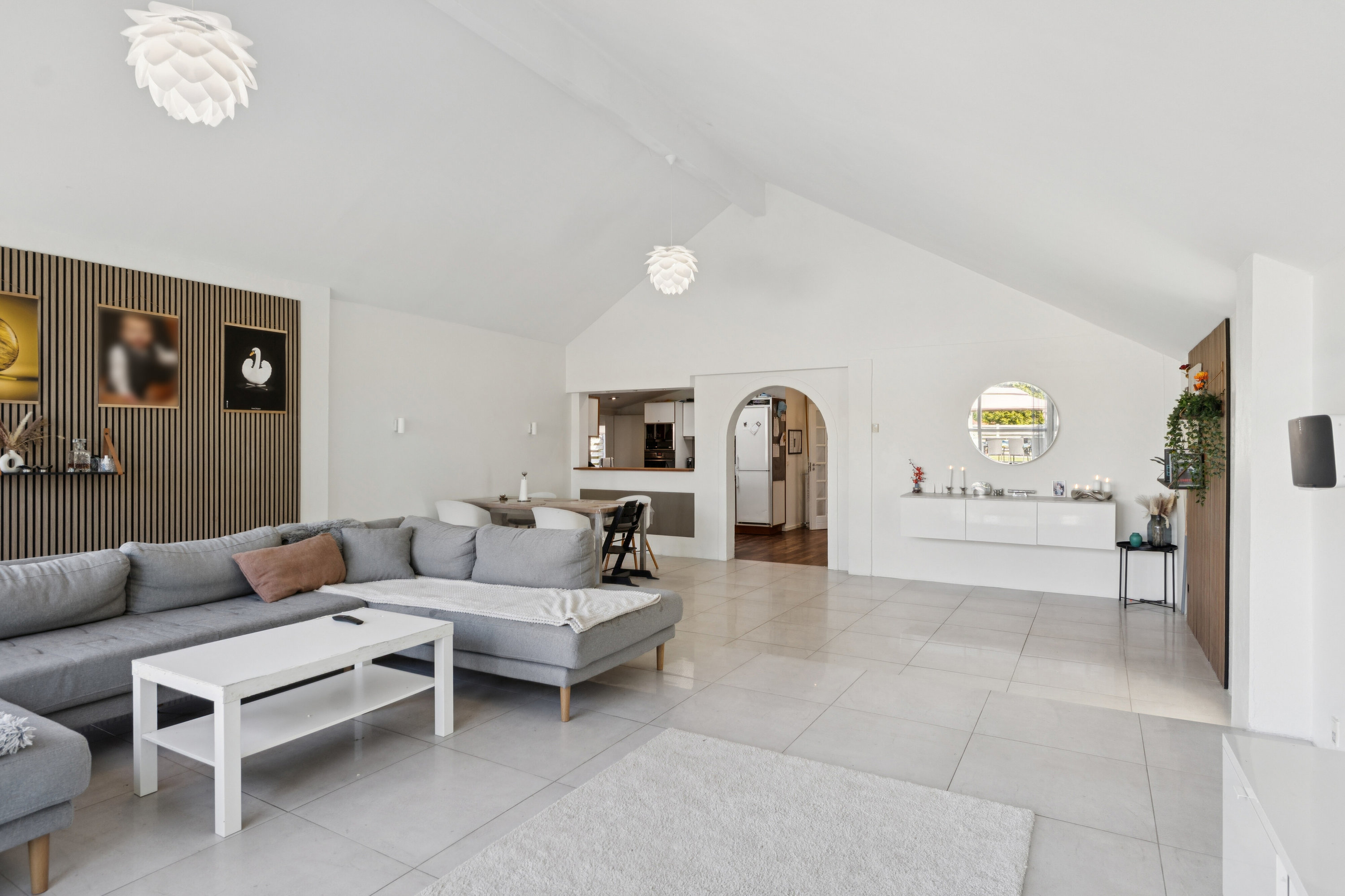 Fremhævet stue billede i fuldskærmstilstand. Billede af Volderslevvej 45, Hjallese, 5260 Odense S