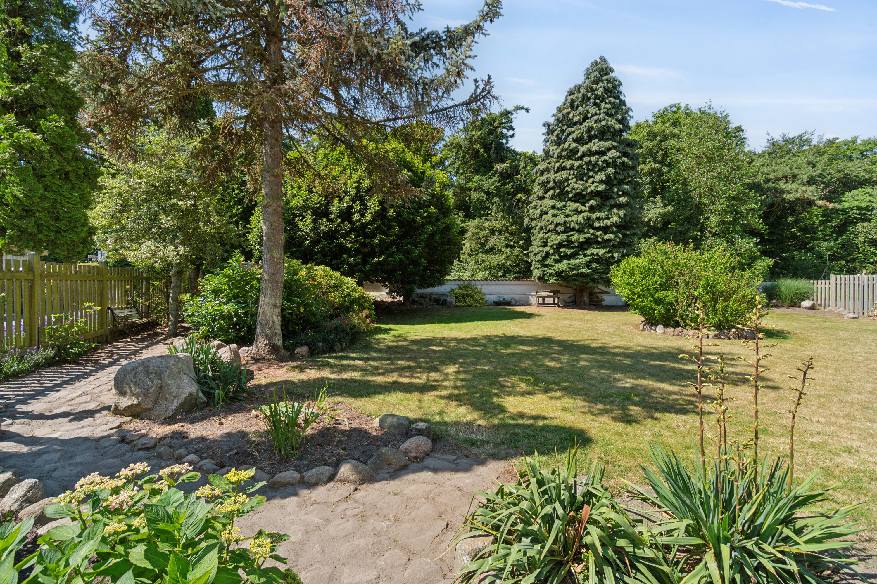 Miniaturebillede 2: udendørs. Billede af Strandvejen 53, Rønne, 3700 Rønne