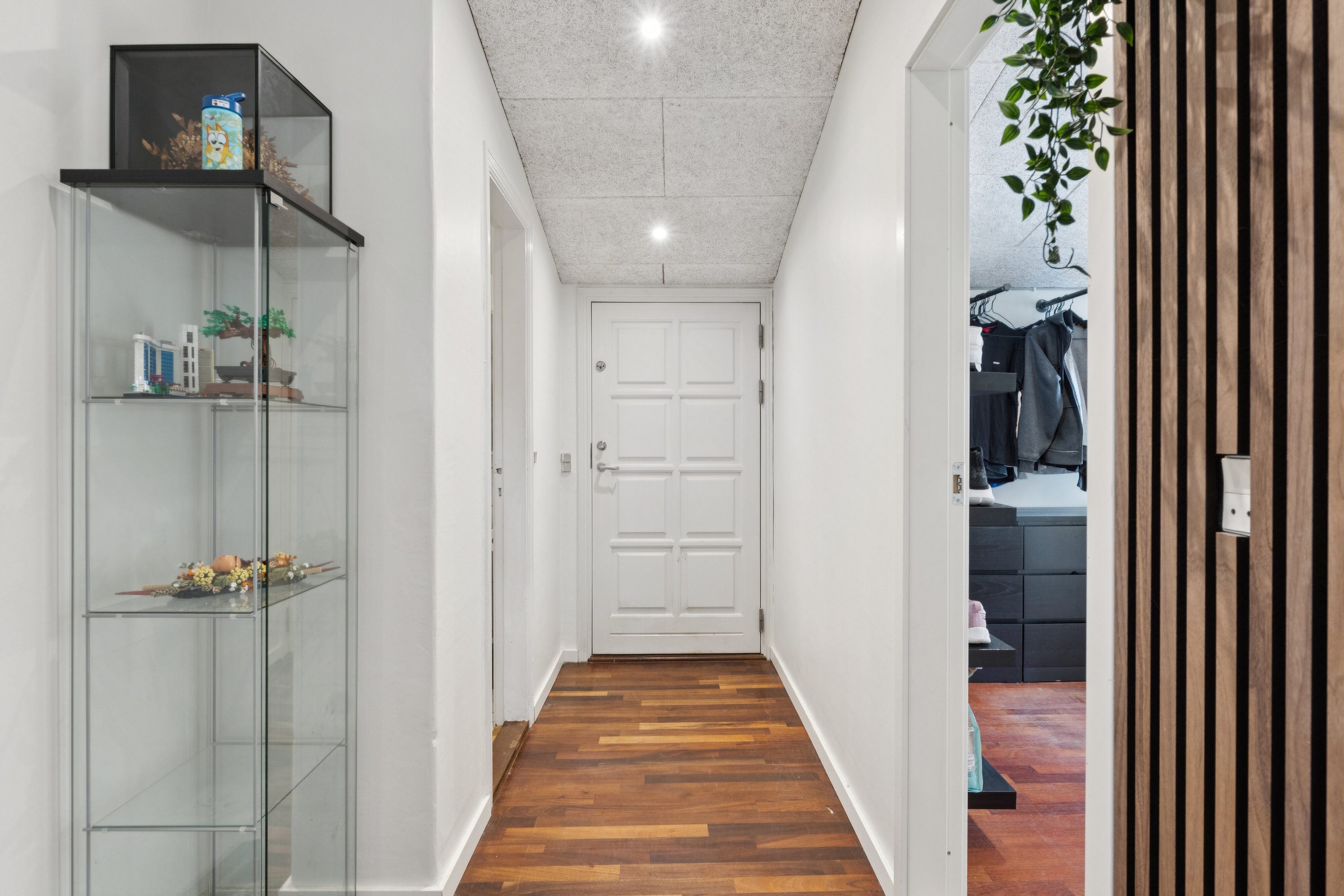 Fremhævet gang billede i fuldskærmstilstand. Billede af Volderslevvej 45, Hjallese, 5260 Odense S