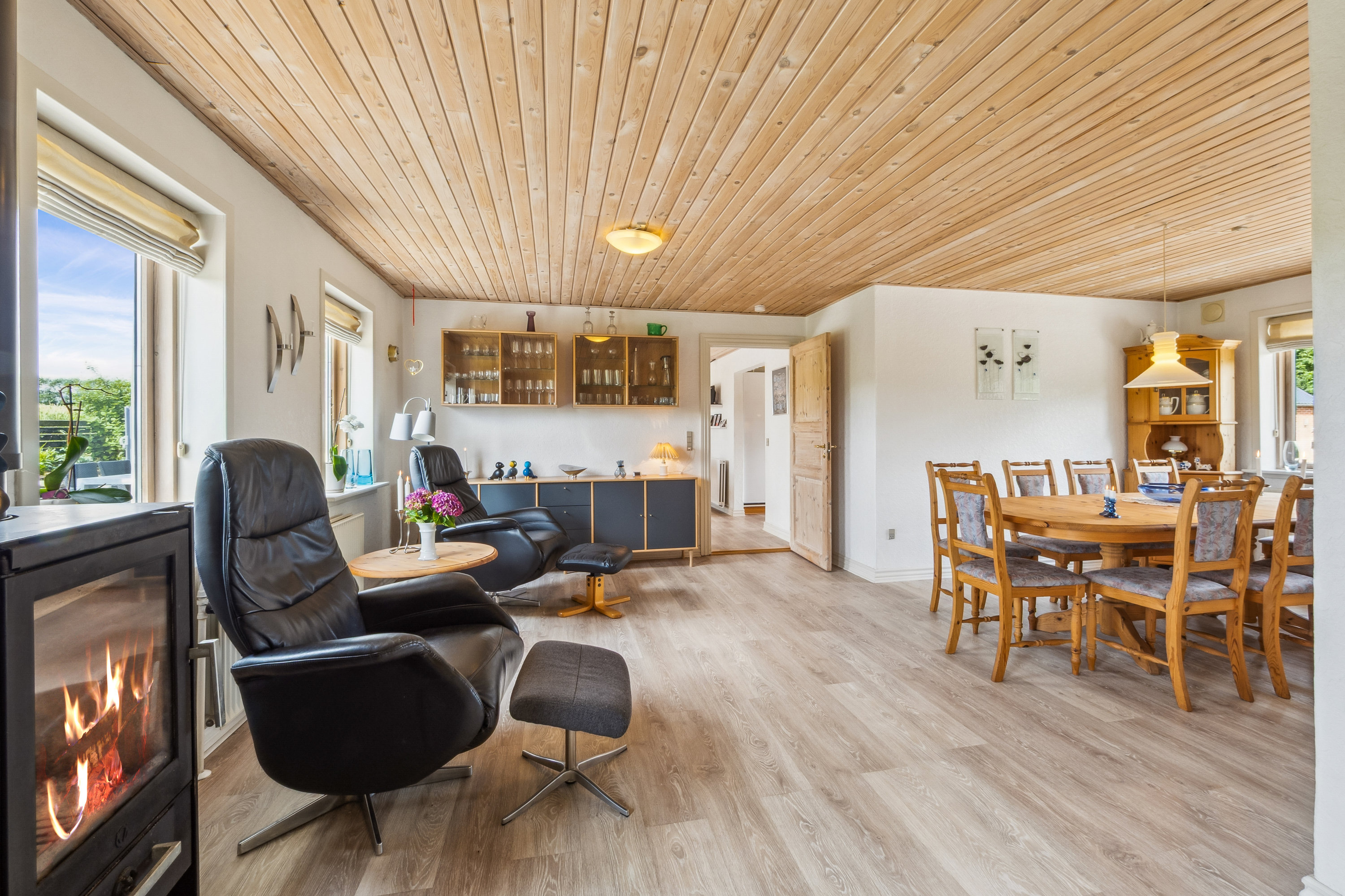 Fremhævet stue billede i fuldskærmstilstand. Billede af Elsøvej 279, Frøslev, 7900 Nykøbing M