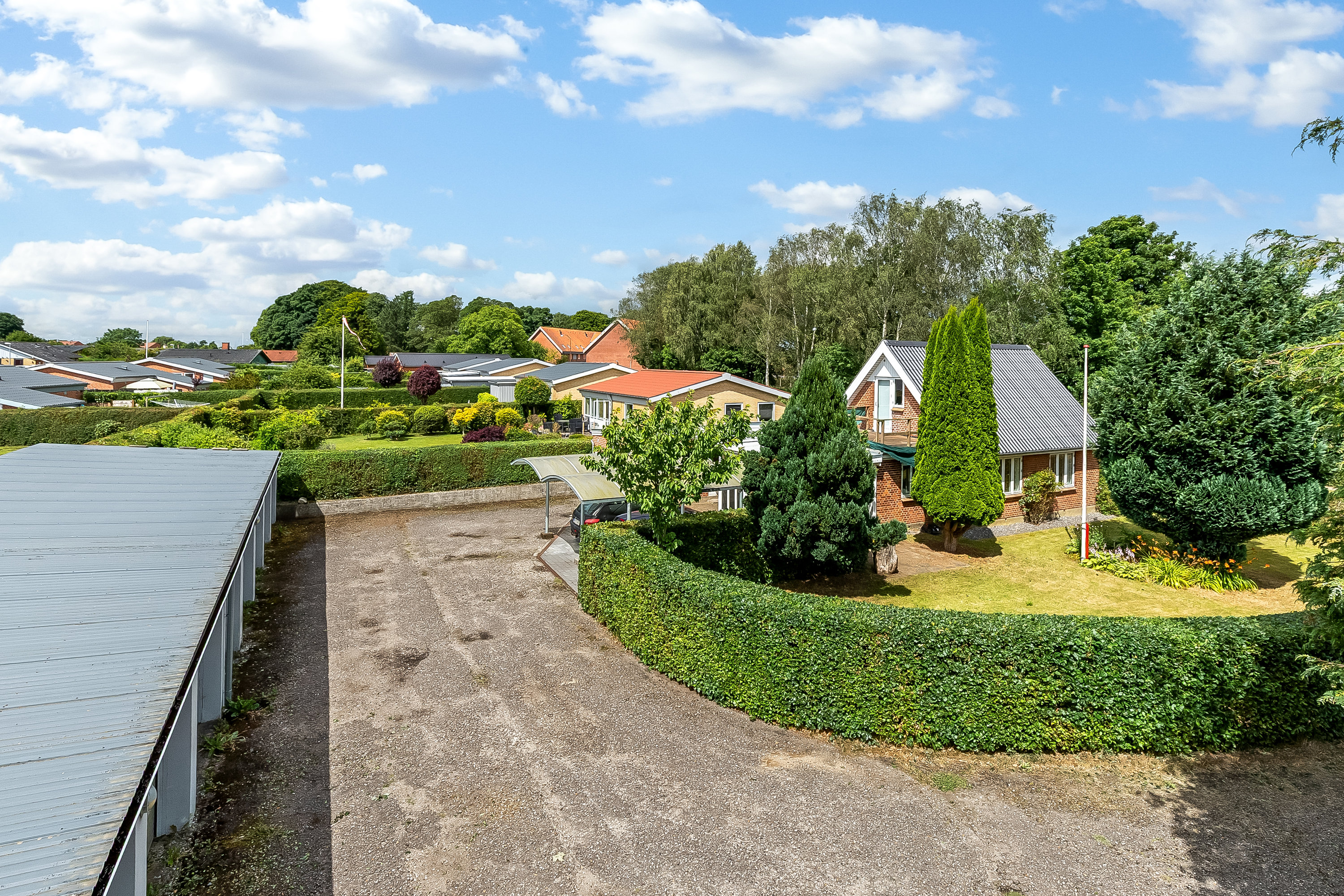 Fremhævet mastefoto billede i fuldskærmstilstand. Billede af Pedersholms Allé 27, Søndermarken, 7100 Vejle