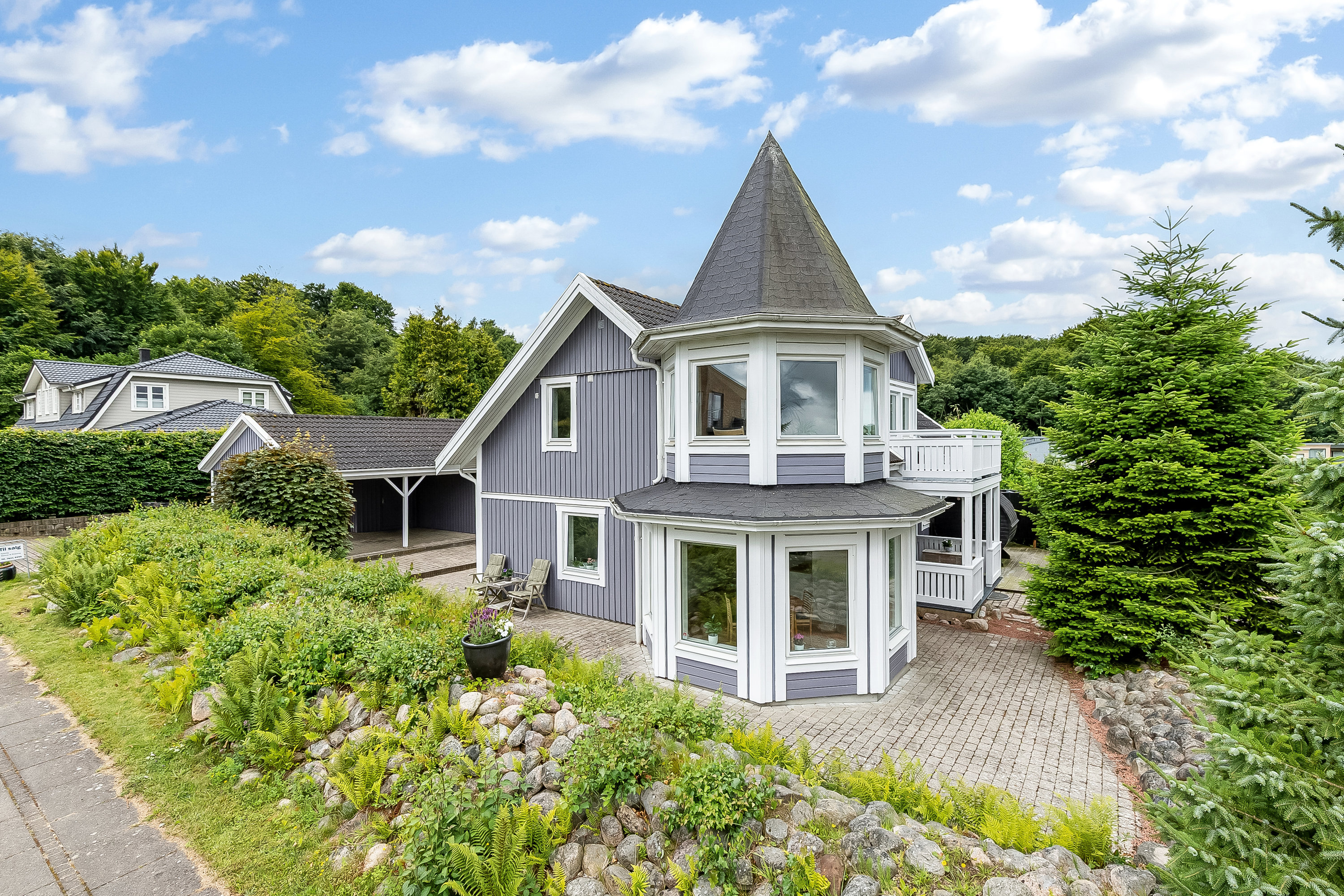 Fremhævet mastefoto billede i fuldskærmstilstand. Billede af Fjordvænget 30, Brejning, 7080 Børkop