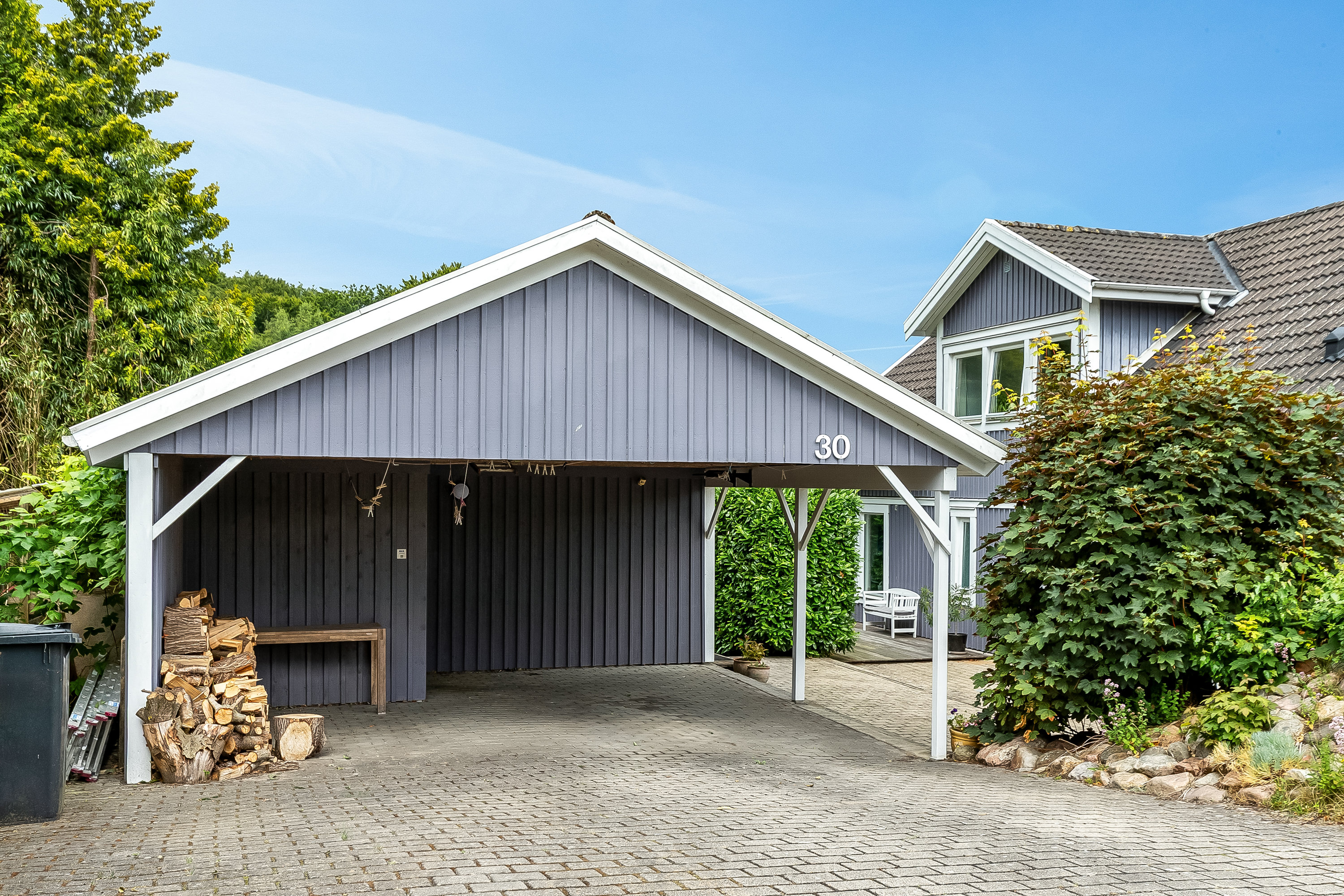 Fremhævet carport billede i fuldskærmstilstand. Billede af Fjordvænget 30, Brejning, 7080 Børkop