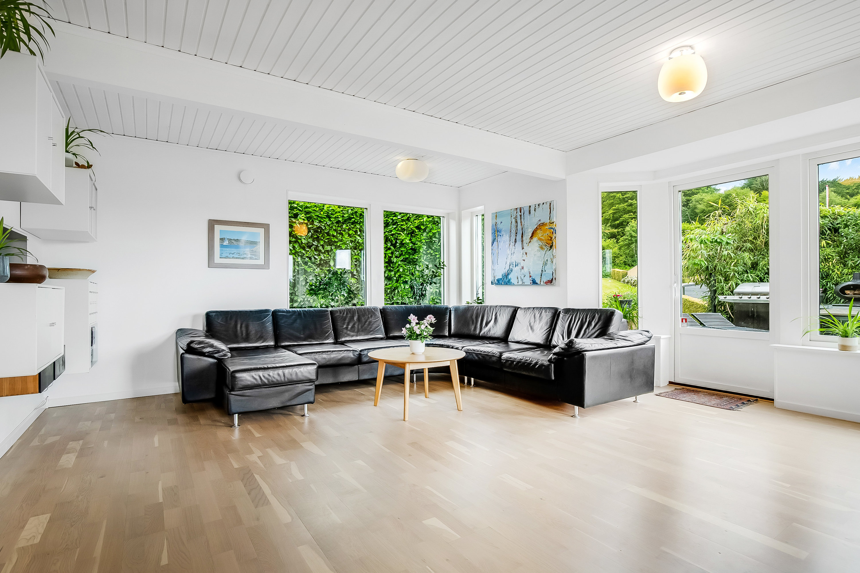 Fremhævet stue billede i fuldskærmstilstand. Billede af Fjordvænget 30, Brejning, 7080 Børkop