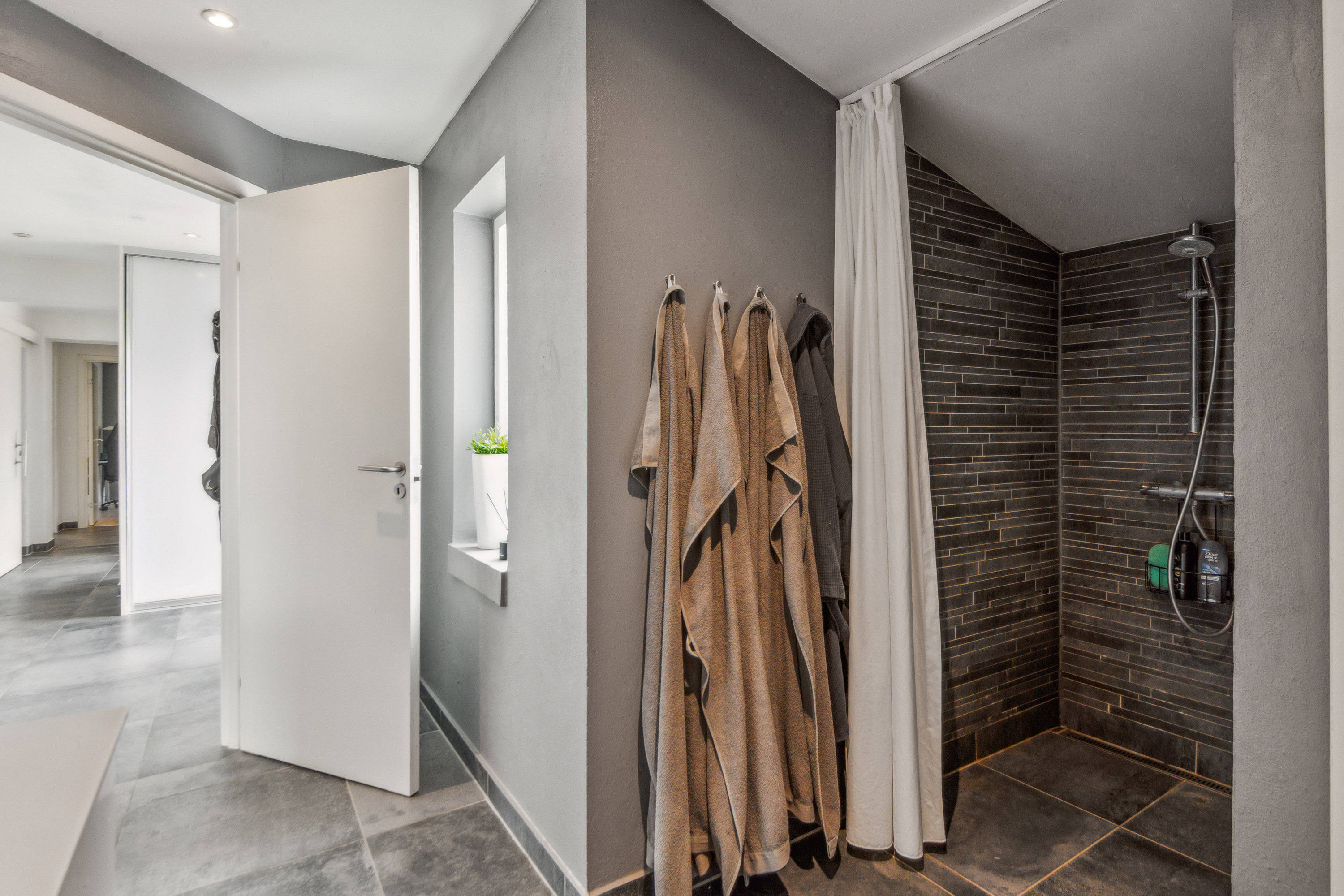 Fremhævet badeværelse billede i fuldskærmstilstand. Billede af Guldborgvej 1, 9000 Aalborg