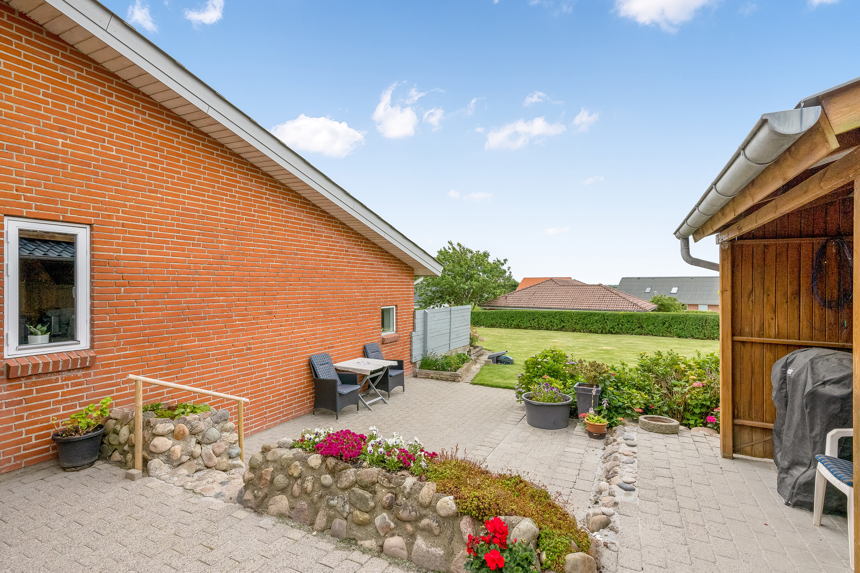 Fremhævet terrasse billede i fuldskærmstilstand. Billede af Drosselvej 25, 7650 Bøvlingbjerg