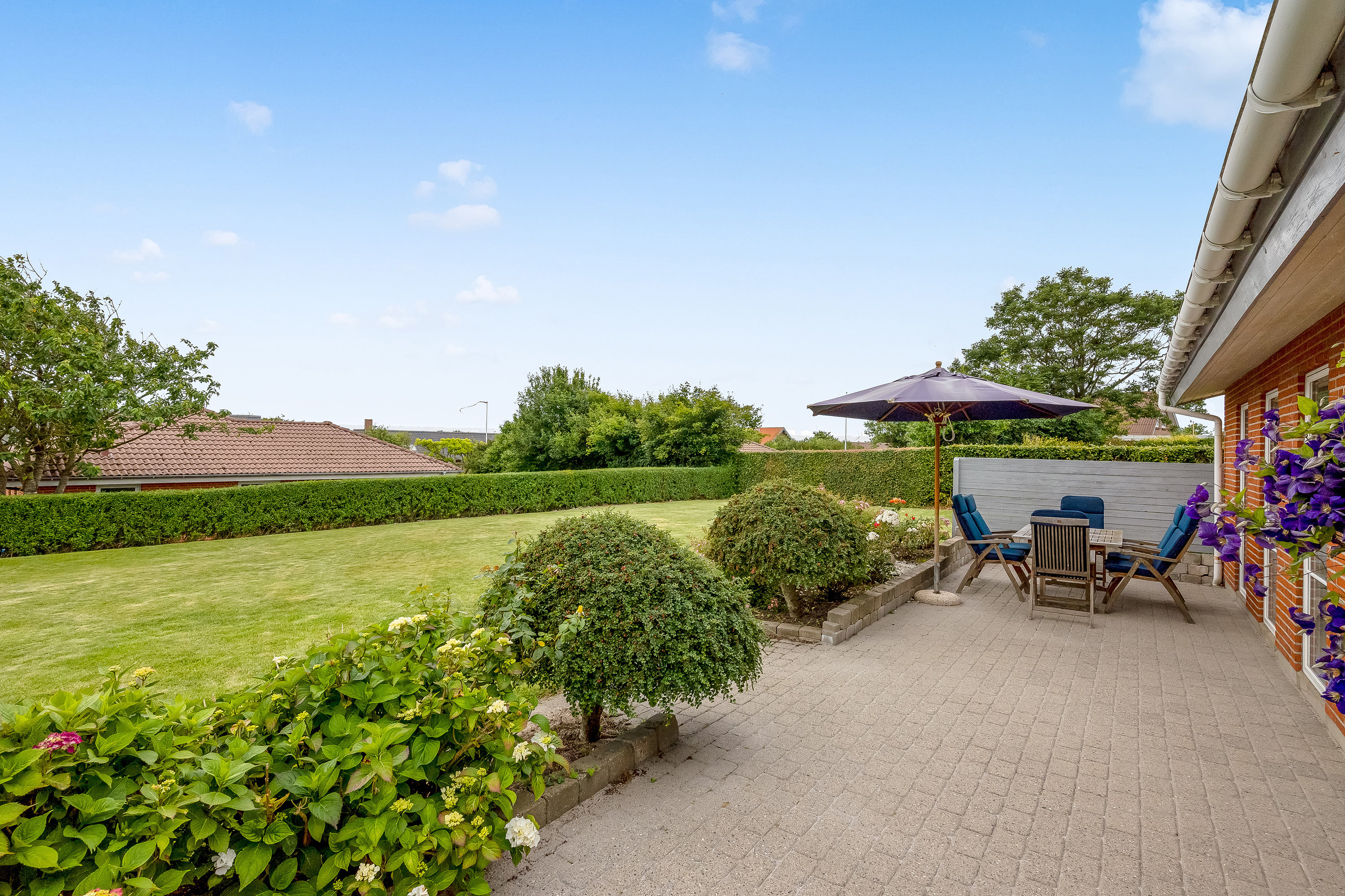 Fremhævet terrasse billede i fuldskærmstilstand. Billede af Drosselvej 25, 7650 Bøvlingbjerg