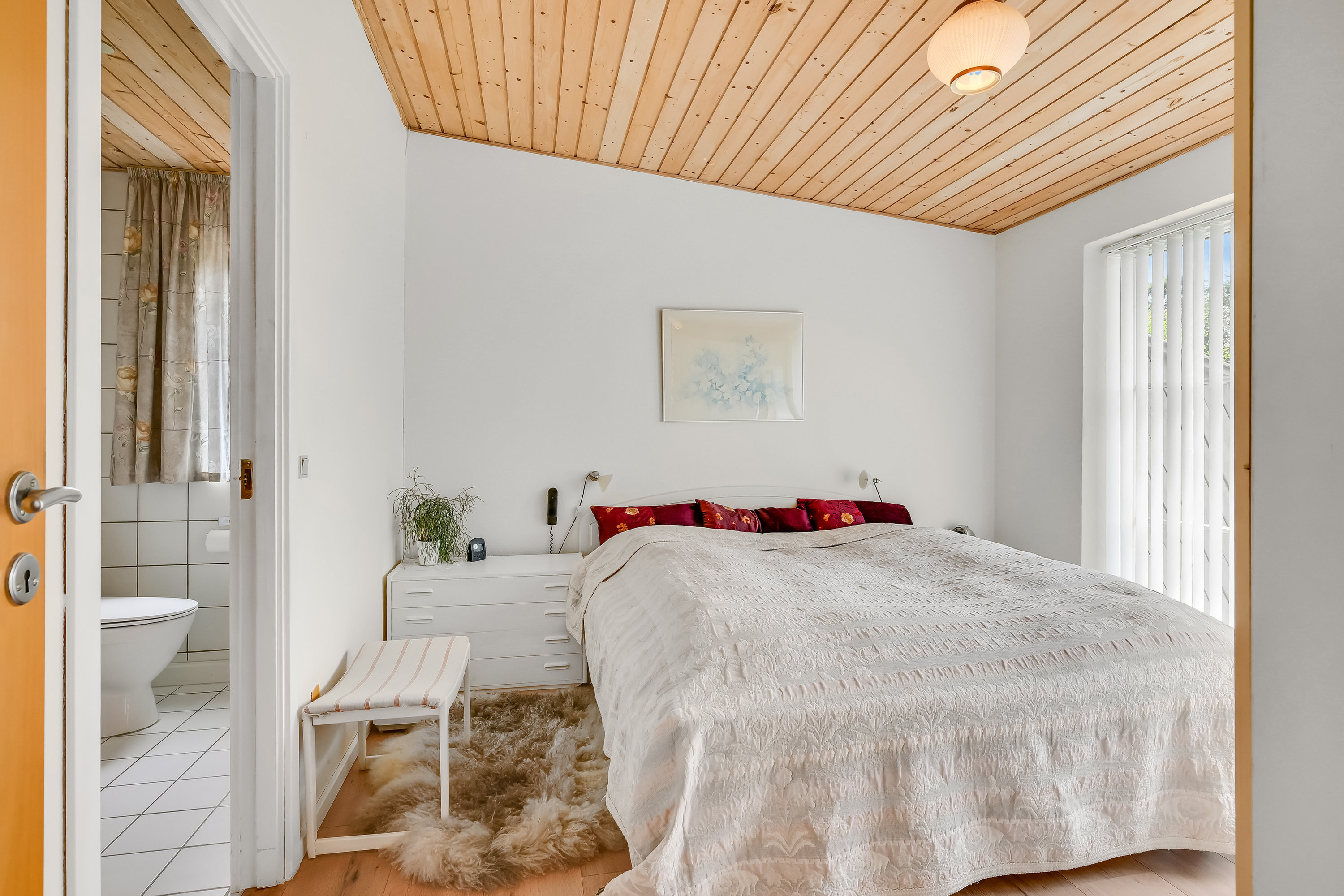 Fremhævet soveværelse billede i fuldskærmstilstand. Billede af Drosselvej 25, 7650 Bøvlingbjerg