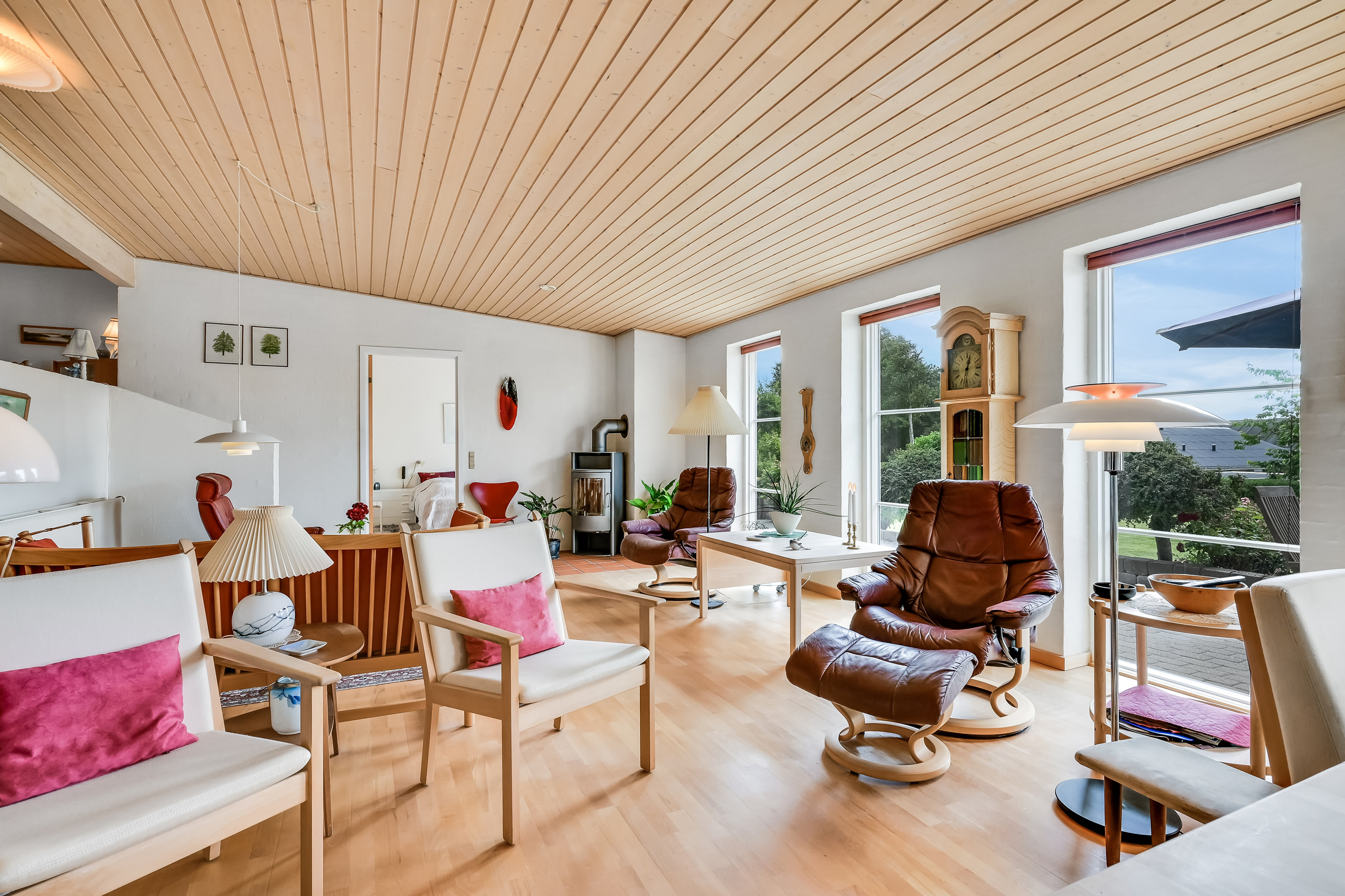 Fremhævet stue billede i fuldskærmstilstand. Billede af Drosselvej 25, 7650 Bøvlingbjerg