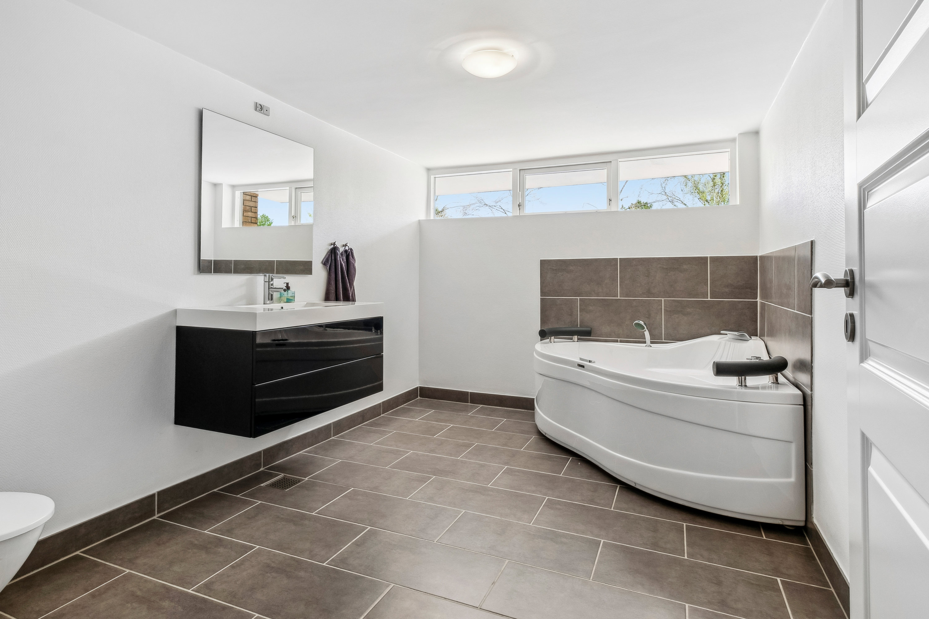 Fremhævet  billede i fuldskærmstilstand. Billede af Vedbæksalle 46, 8700 Horsens