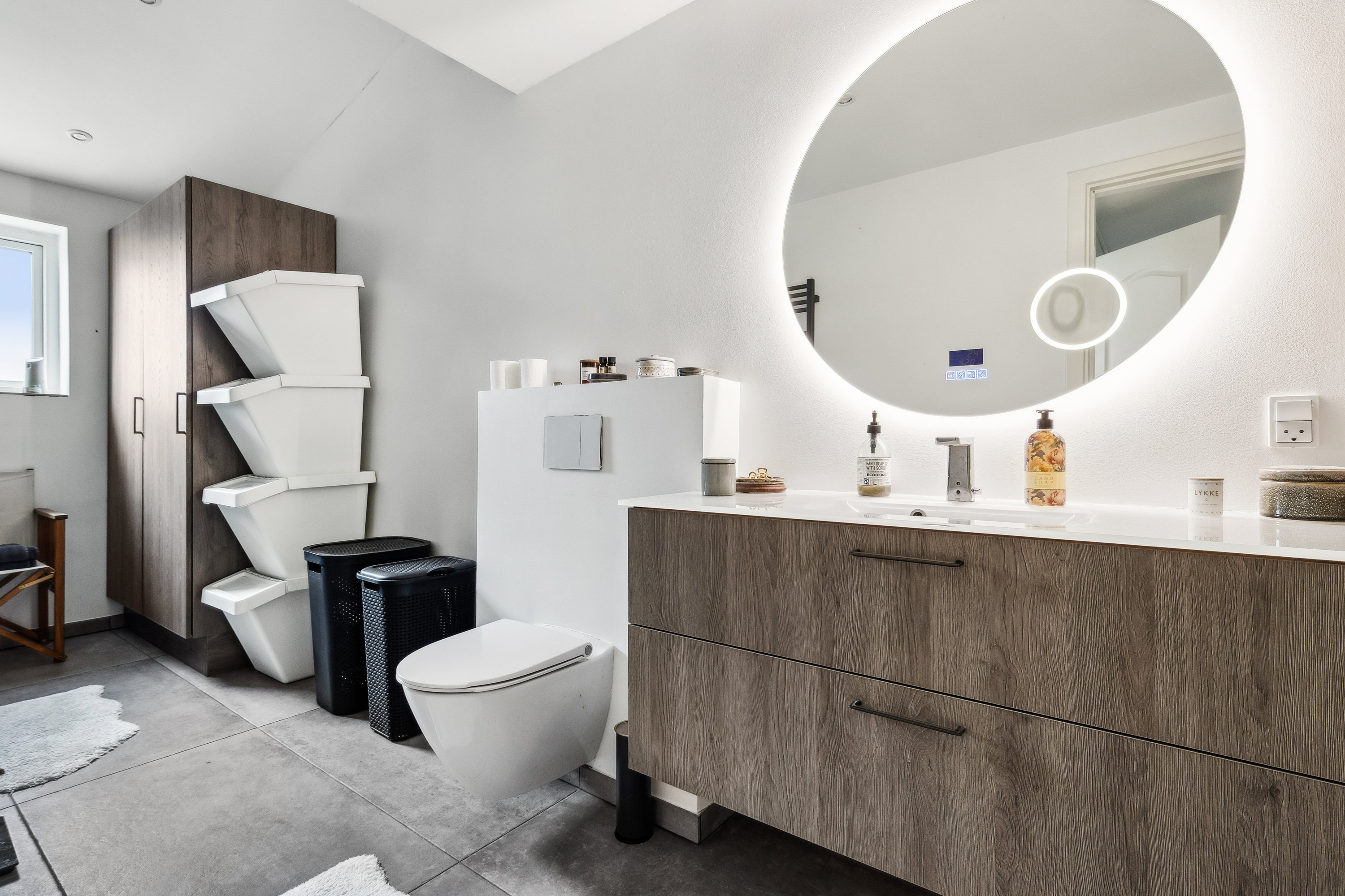 Fremhævet stue billede i fuldskærmstilstand. Billede af Grønningen 9, Tåstrup, 8410 Rønde