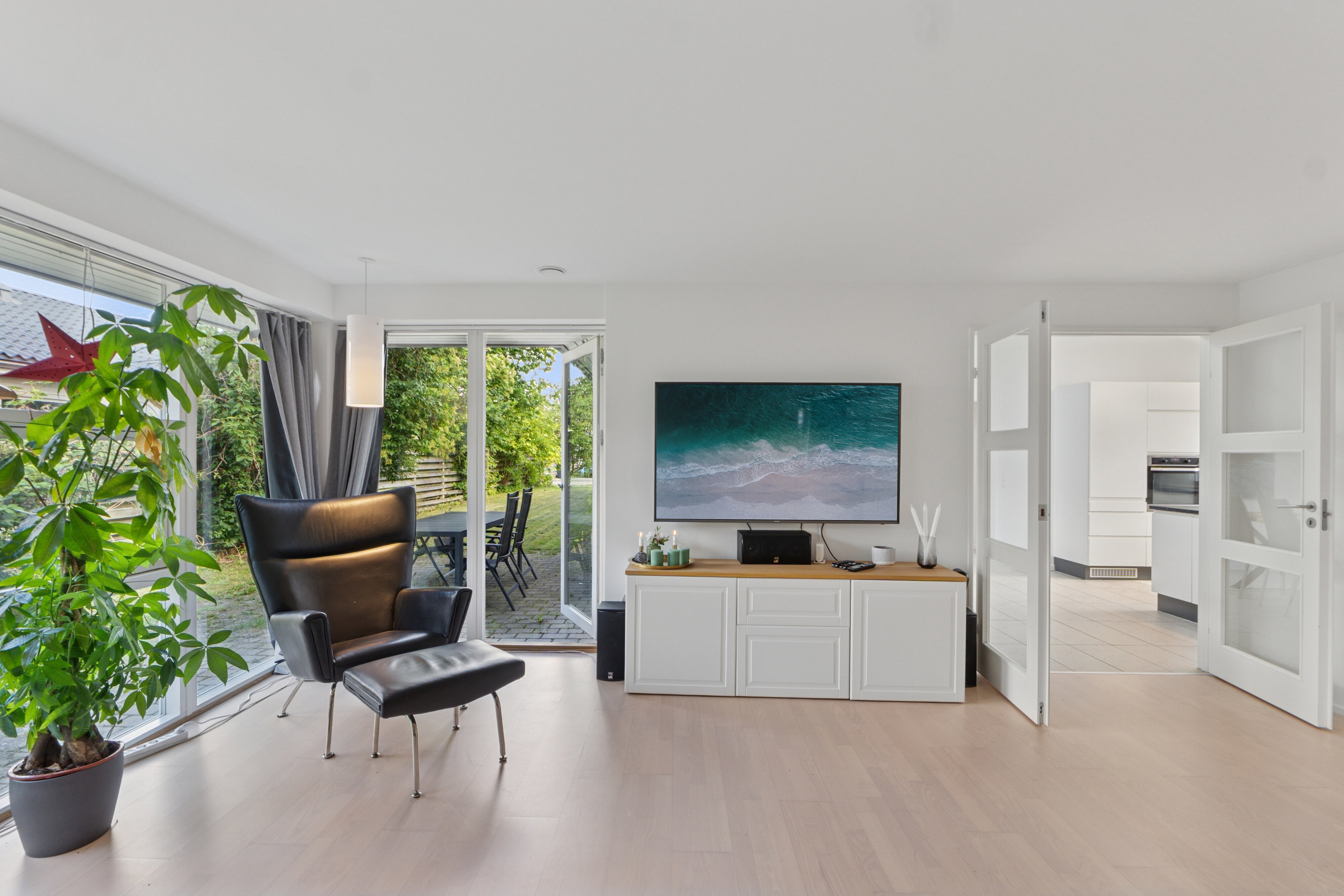 Fremhævet stue billede i fuldskærmstilstand. Billede af Bjerringbrovej 111, 2610 Rødovre