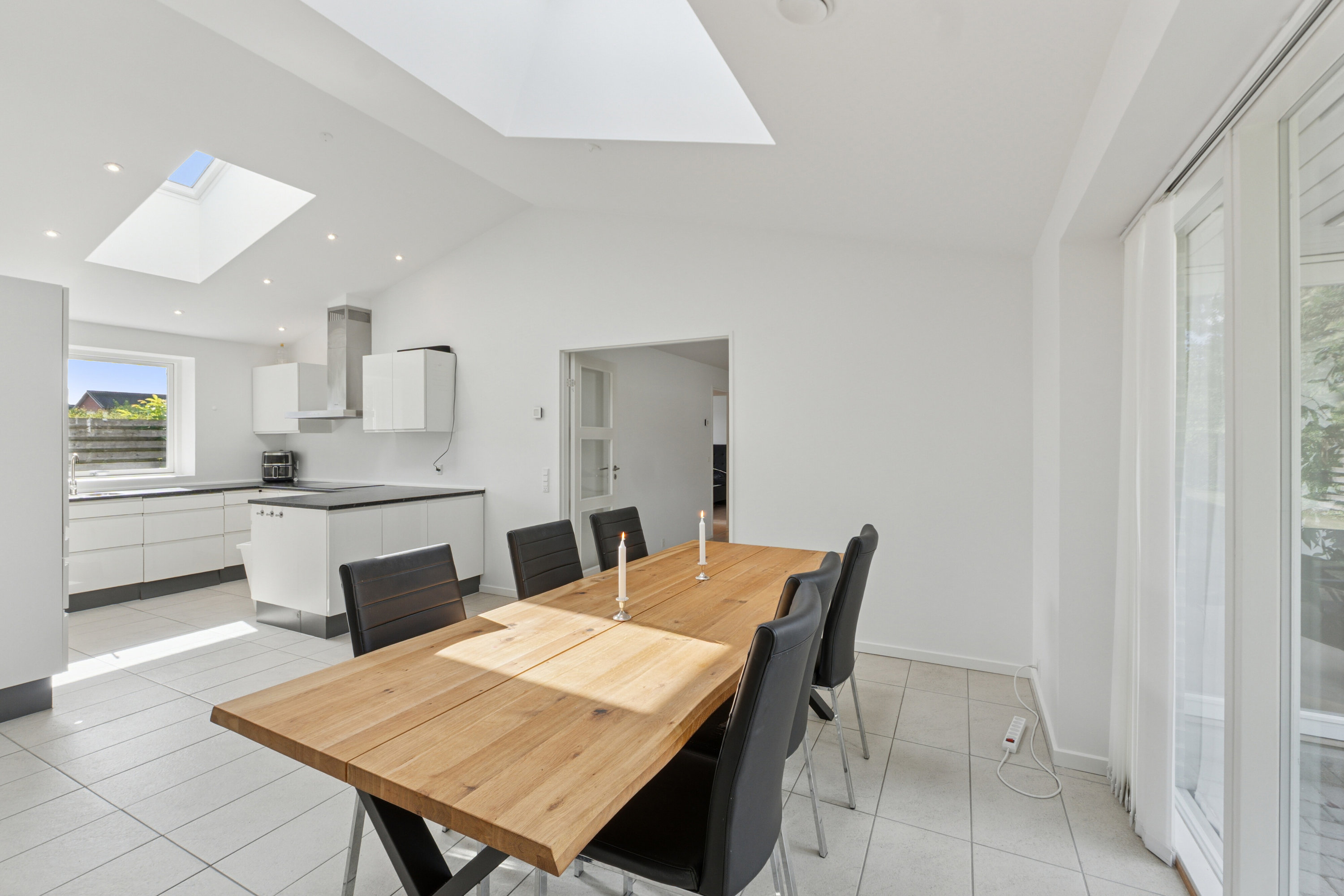 Fremhævet spisestue billede i fuldskærmstilstand. Billede af Bjerringbrovej 111, 2610 Rødovre