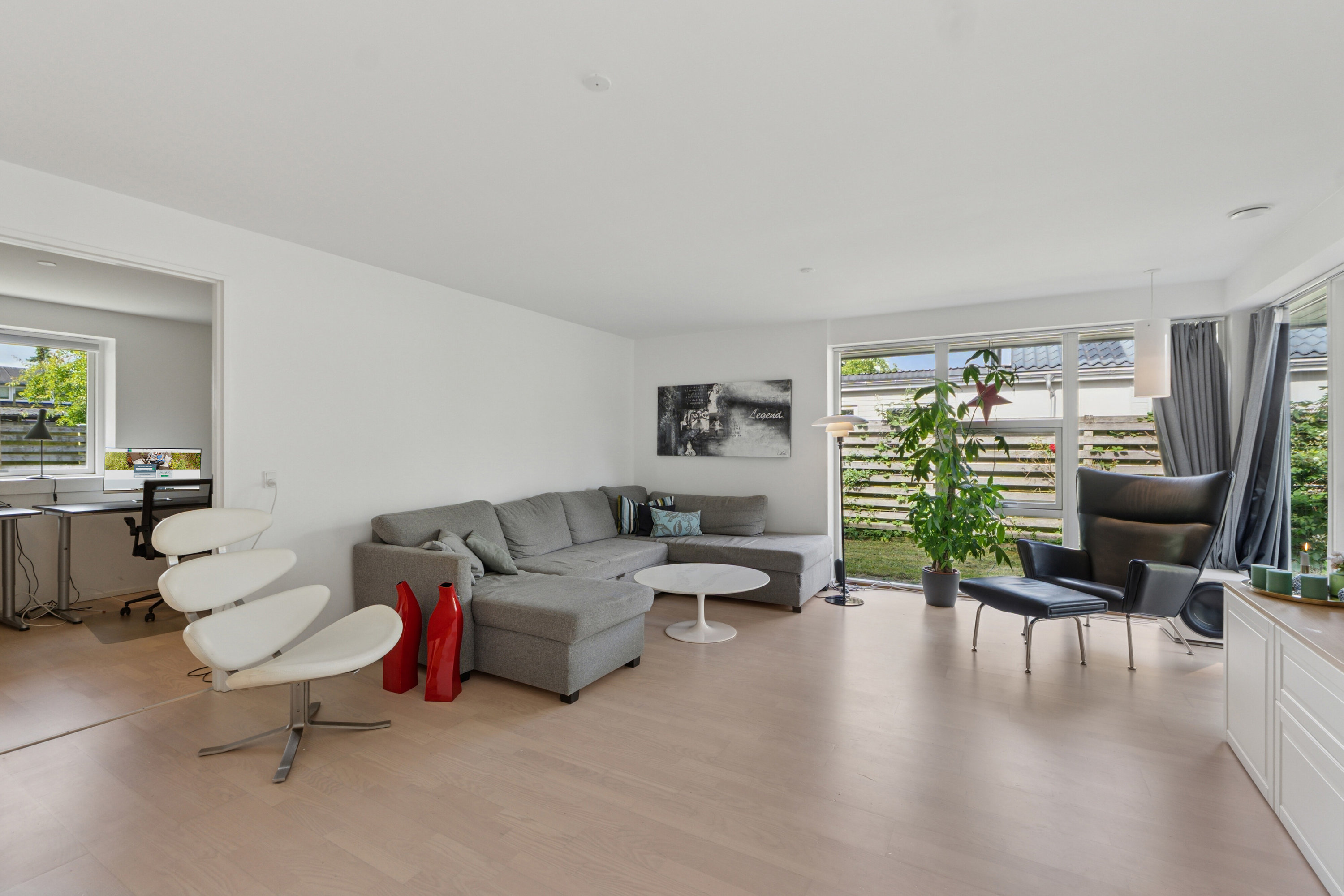 Fremhævet stue billede i fuldskærmstilstand. Billede af Bjerringbrovej 111, 2610 Rødovre