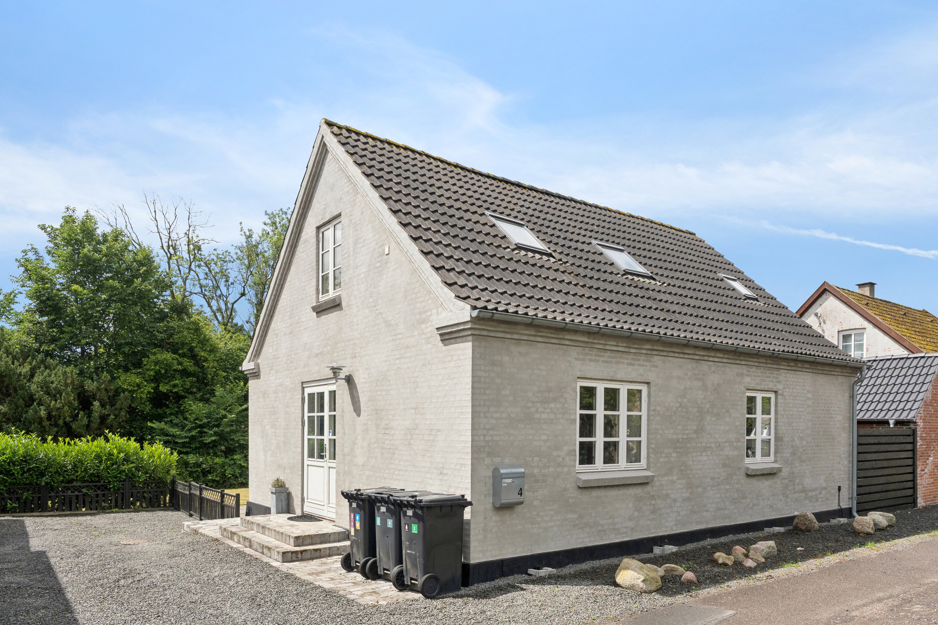 Fremhævet set fra vejen billede i fuldskærmstilstand. Billede af Kærvej 4, 4653 Karise