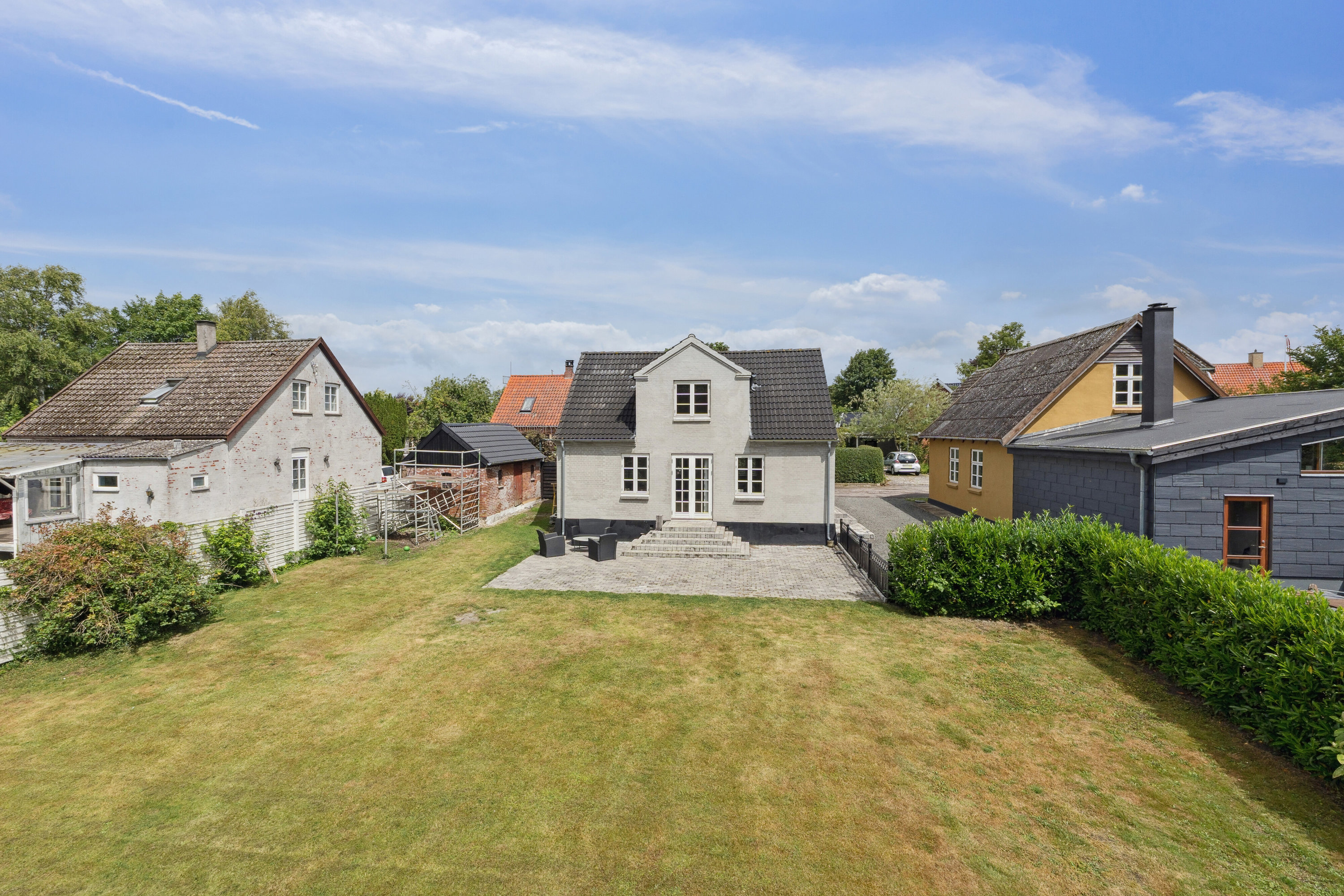 Fremhævet udendørs billede i fuldskærmstilstand. Billede af Kærvej 4, 4653 Karise