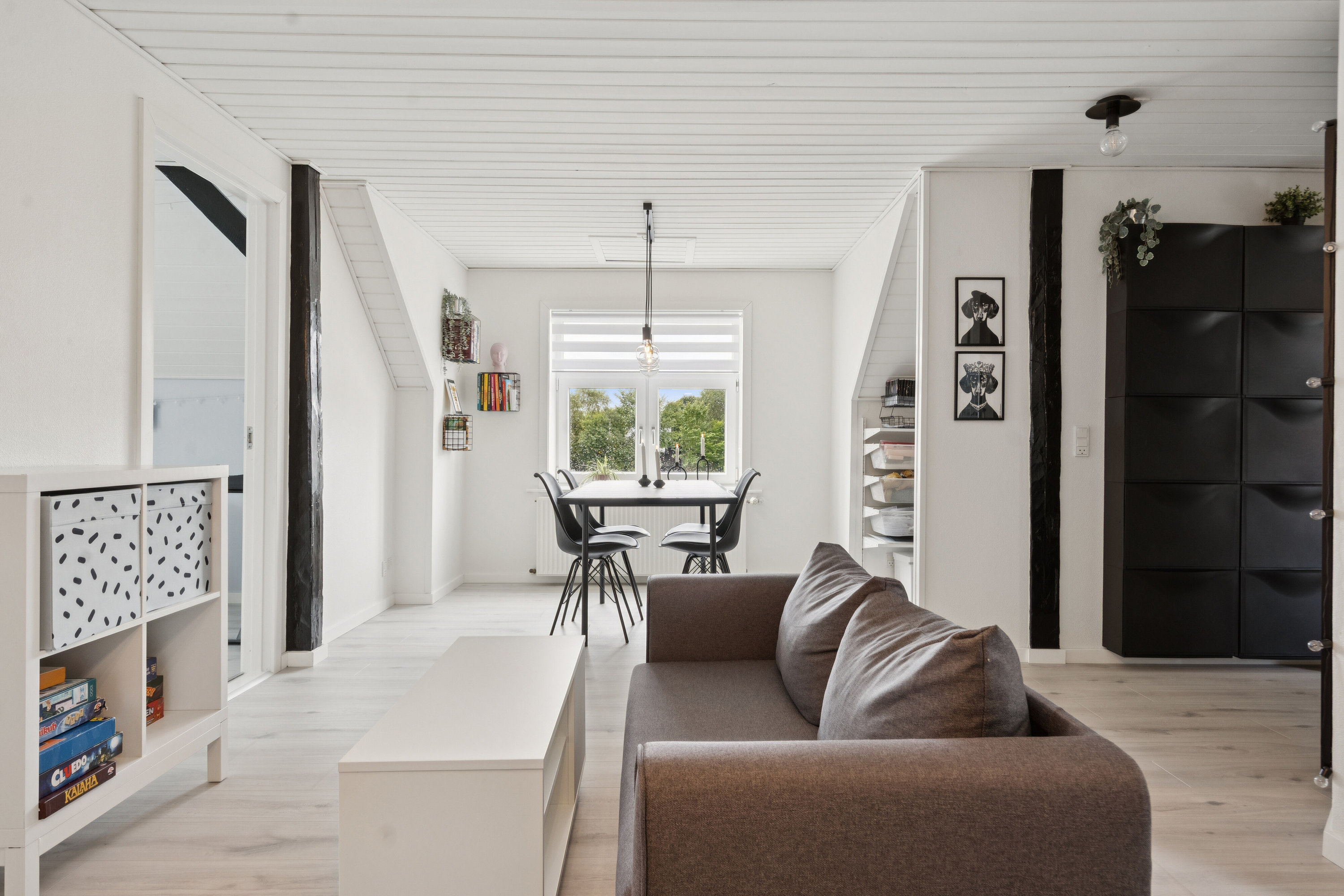 Fremhævet stue billede i fuldskærmstilstand. Billede af Skolegade 5, Sdr Hygum, 6630 Rødding