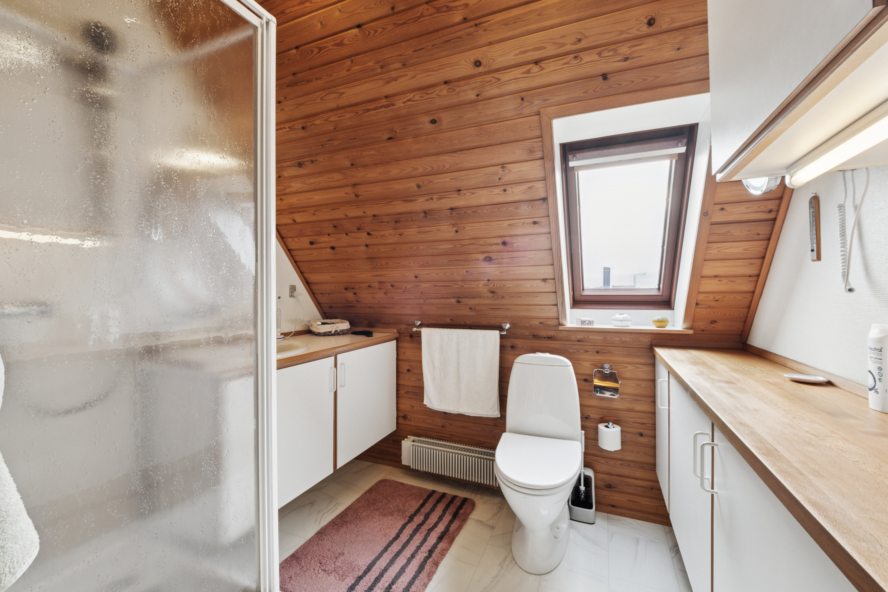 Fremhævet badeværelse billede i fuldskærmstilstand. Billede af Holstebrovej 50, 8800 Viborg