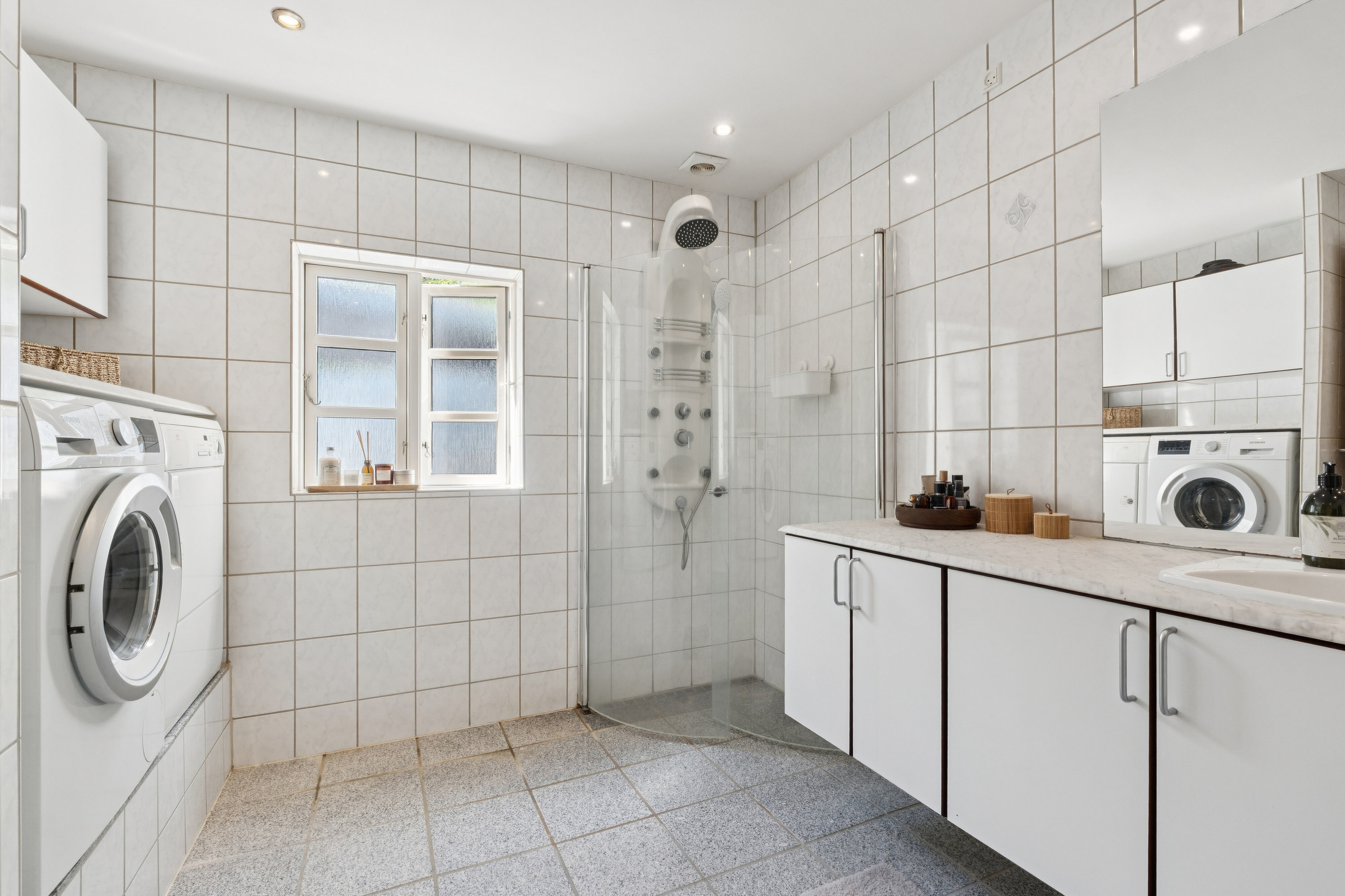 Fremhævet badeværelse billede i fuldskærmstilstand. Billede af Kingosvej 7, 9800 Hjørring