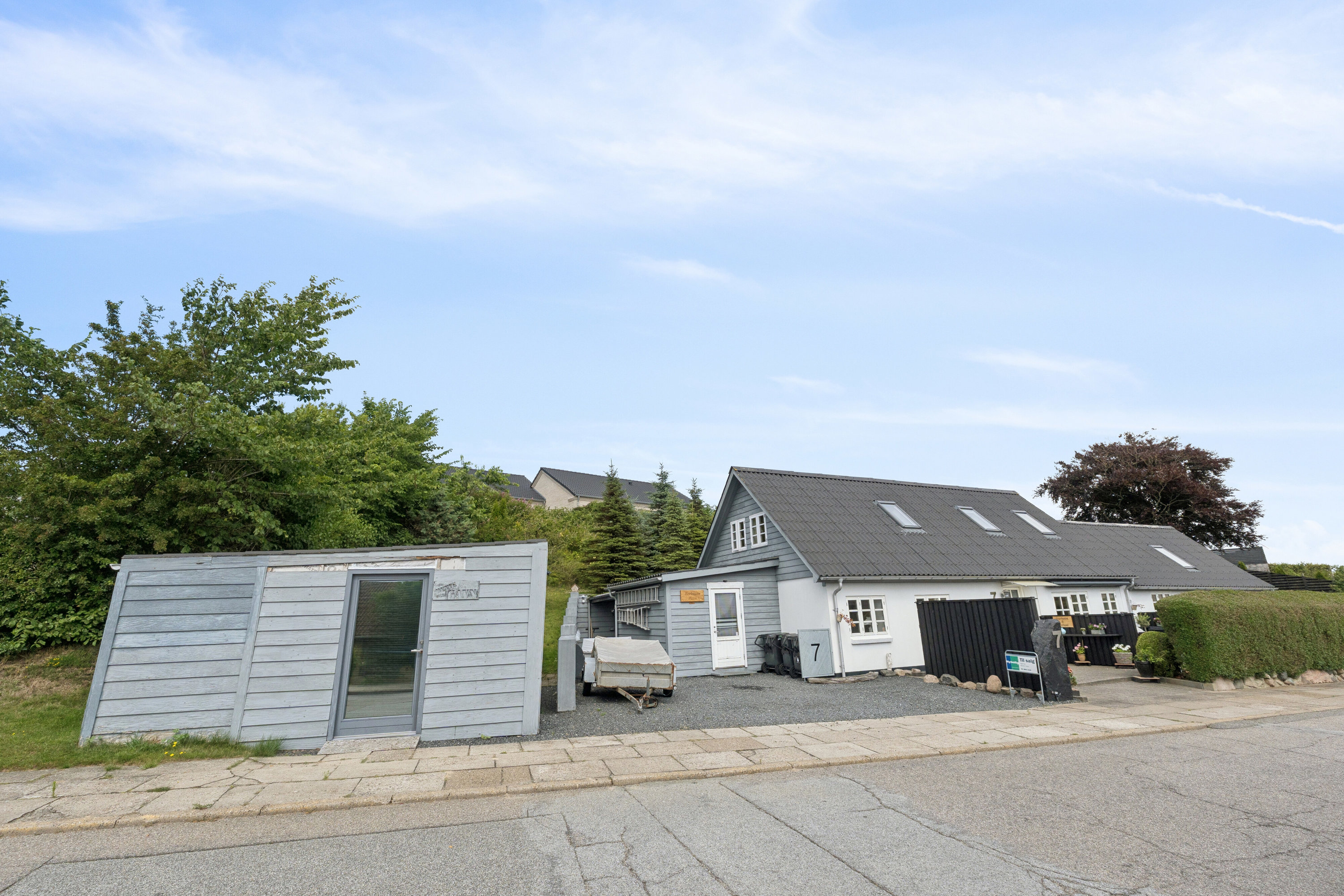 Fremhævet set fra vejen billede i fuldskærmstilstand. Billede af Kingosvej 7, 9800 Hjørring