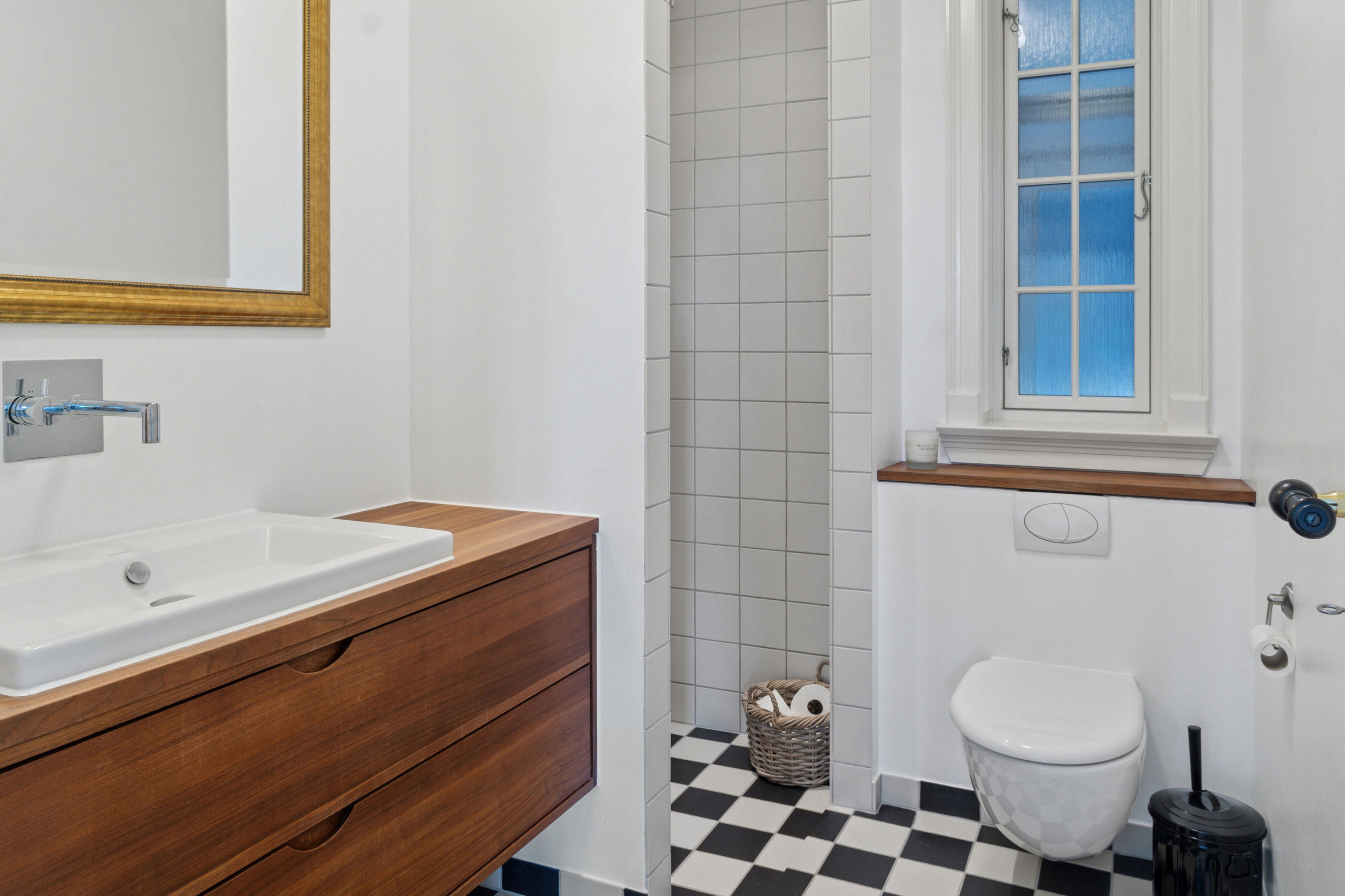 Fremhævet badeværelse billede i fuldskærmstilstand. Billede af Vestergårdsvangen 102, Stavtrup, 8260 Viby J