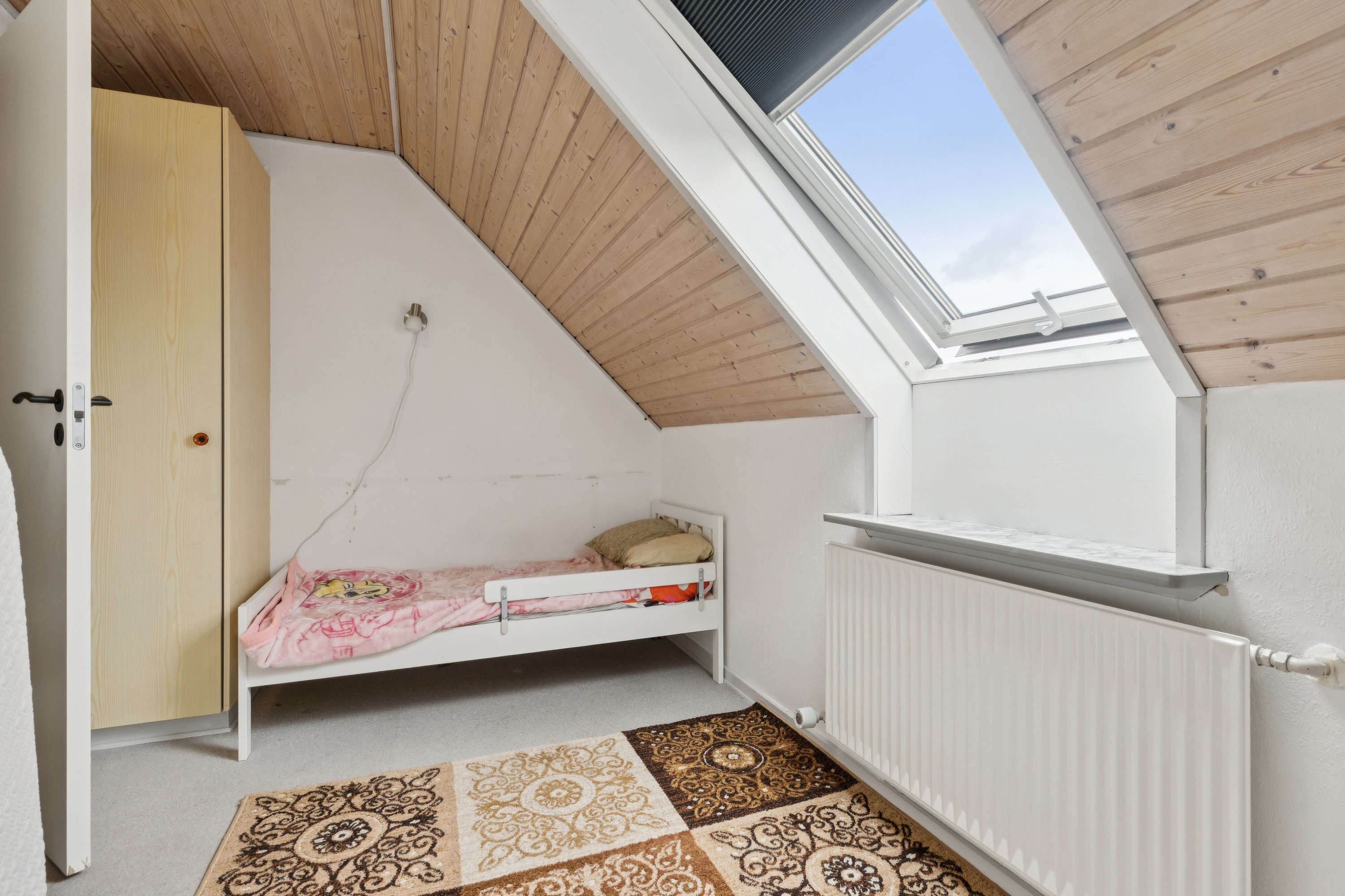 Fremhævet soveværelse billede i fuldskærmstilstand. Billede af Rugårdsvej 3, 9800 Hjørring