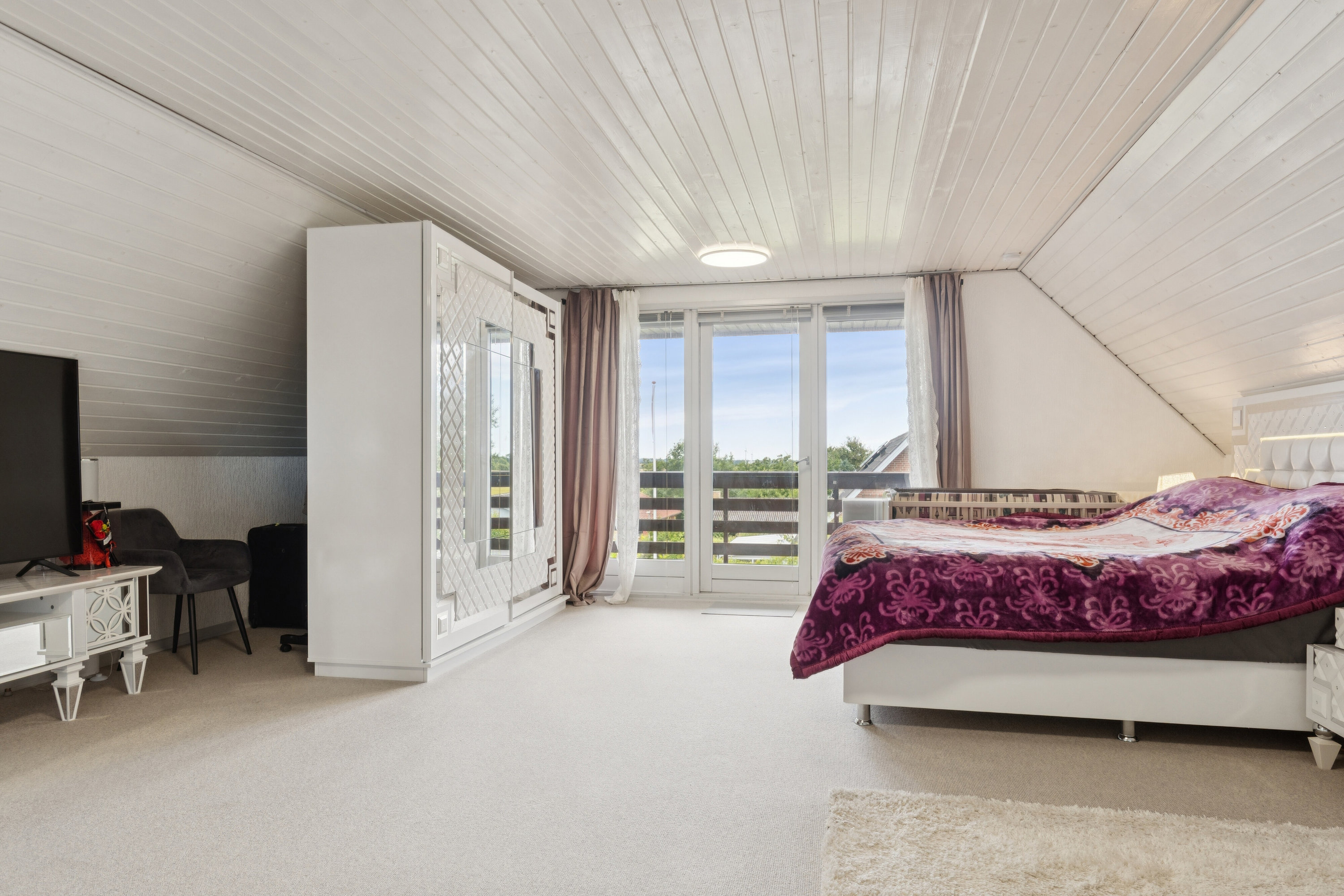 Fremhævet soveværelse billede i fuldskærmstilstand. Billede af Rugårdsvej 3, 9800 Hjørring