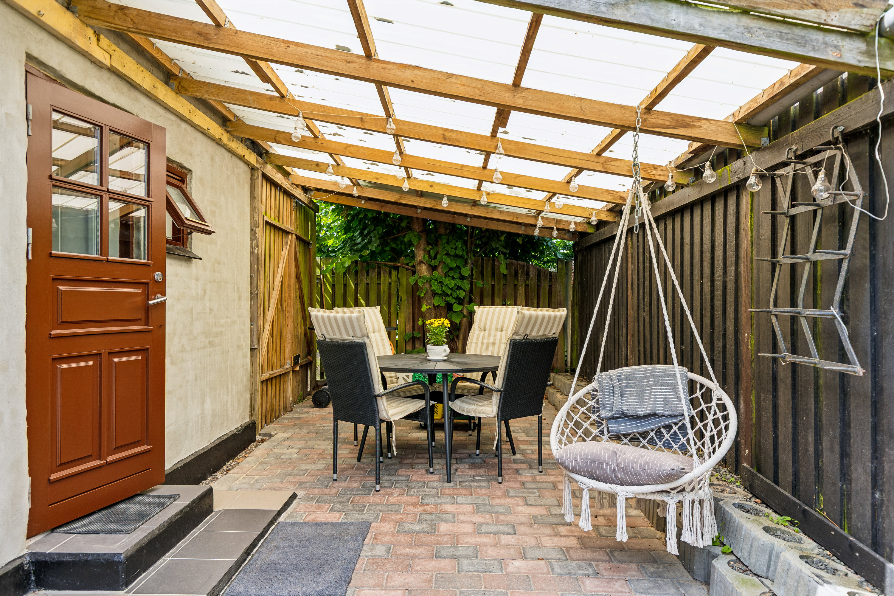 Fremhævet terrasse billede i fuldskærmstilstand. Billede af Hovedgaden 14, 4520 Svinninge