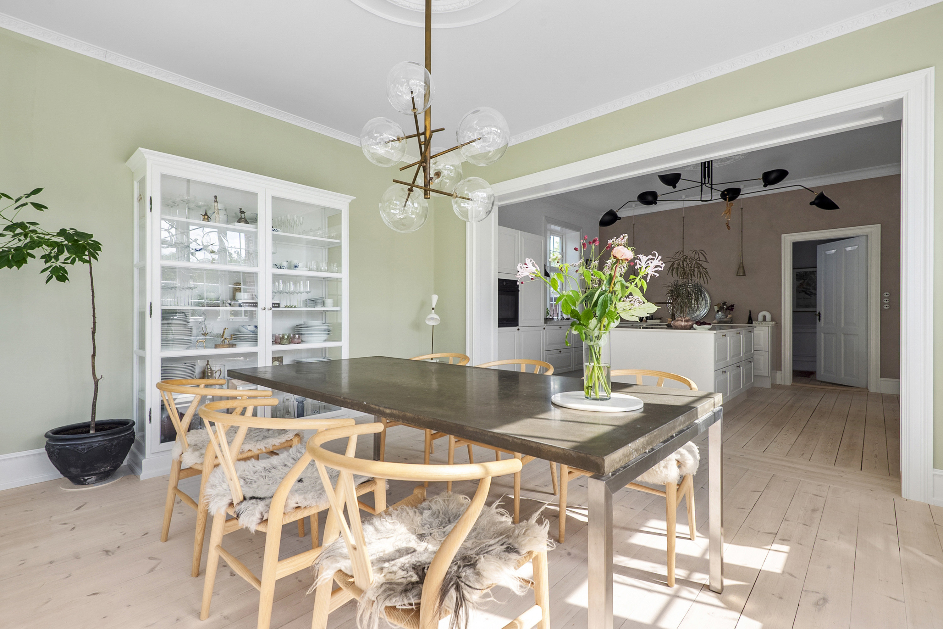 Fremhævet spisestue billede i fuldskærmstilstand. Billede af Bastrupsvej 7, 6800 Varde